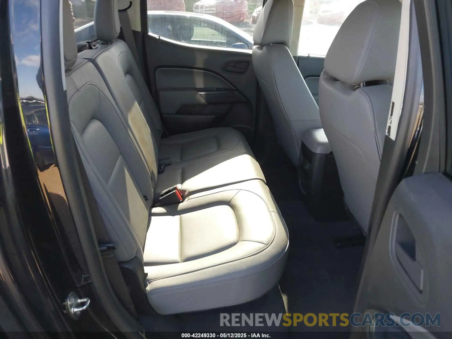 8 Photograph of a damaged car 1GCGTBENXL1212795 CHEVROLET COLORADO 2020