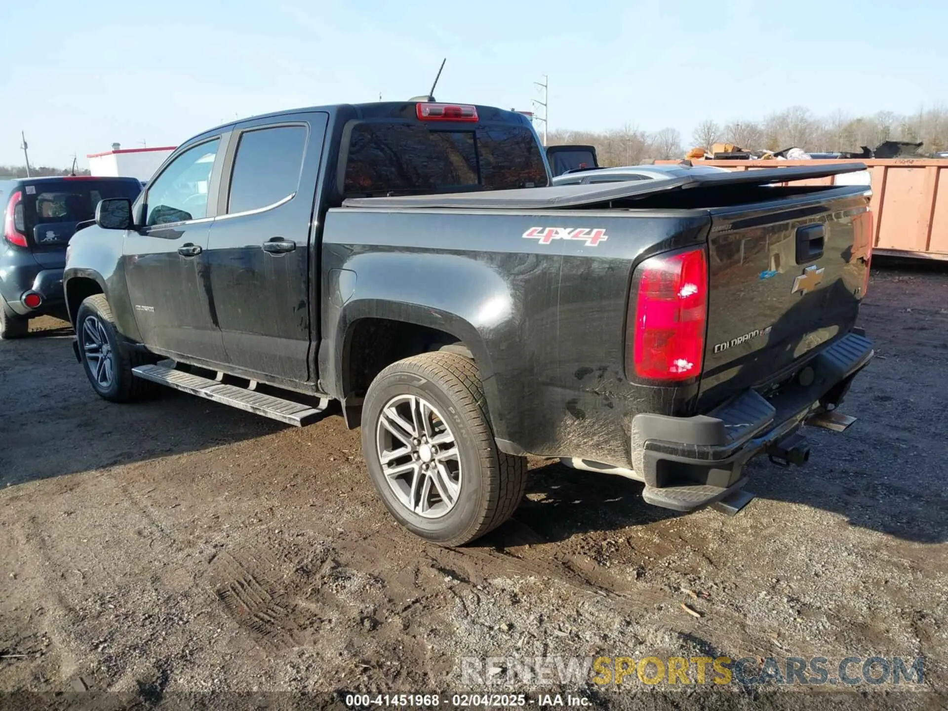 3 Photograph of a damaged car 1GCGTCEN6L1129659 CHEVROLET COLORADO 2020