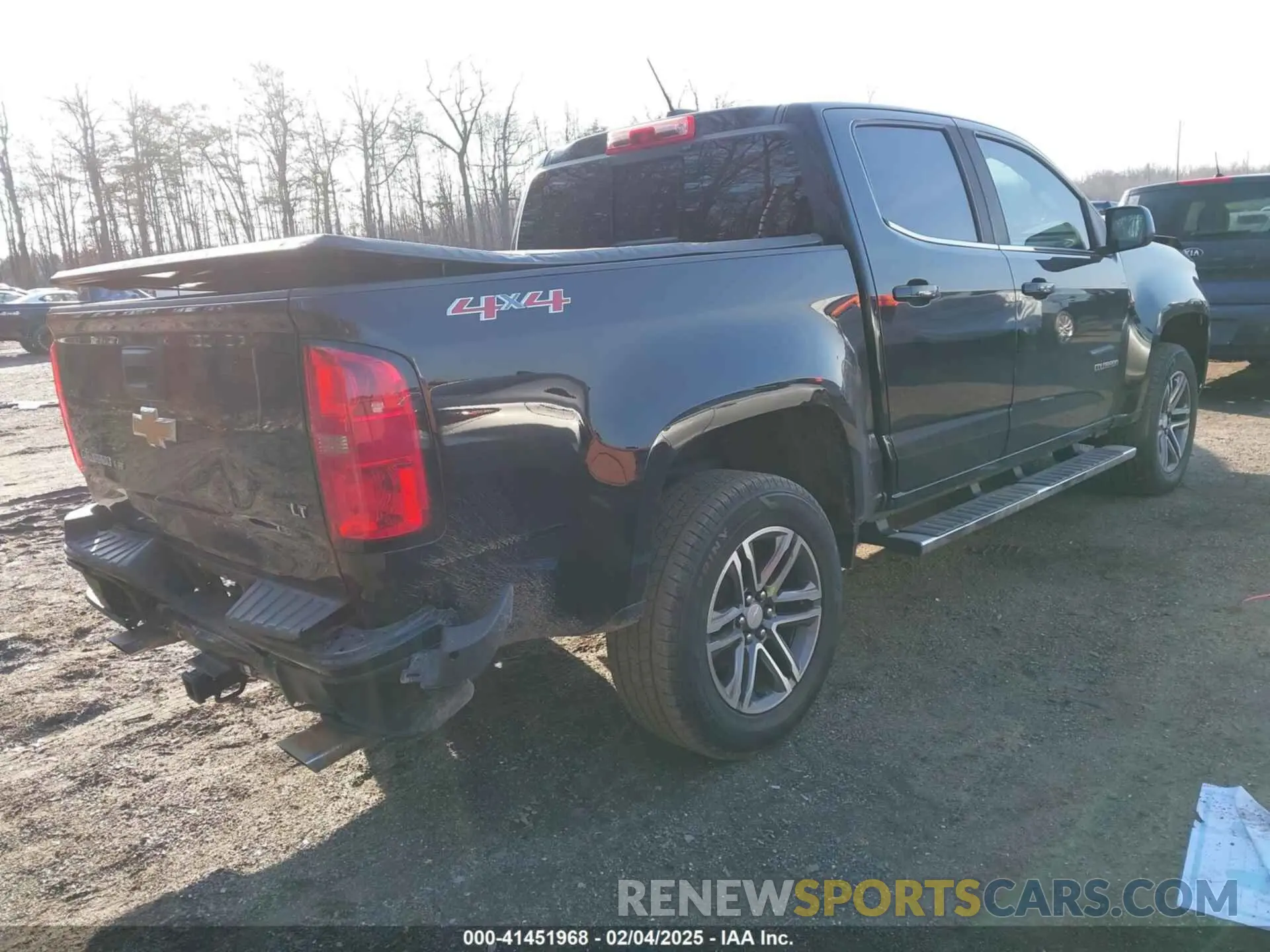 4 Photograph of a damaged car 1GCGTCEN6L1129659 CHEVROLET COLORADO 2020