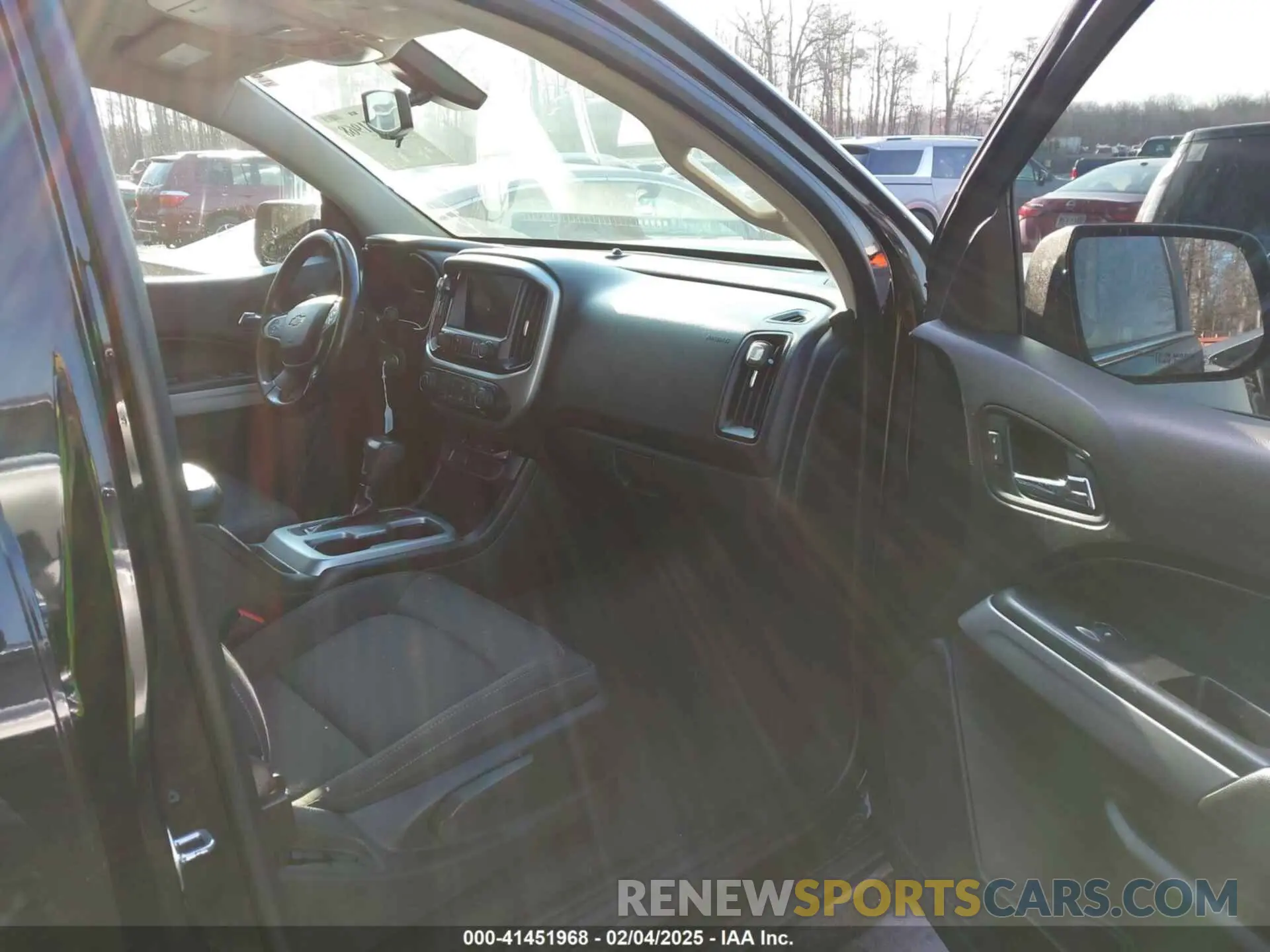 5 Photograph of a damaged car 1GCGTCEN6L1129659 CHEVROLET COLORADO 2020