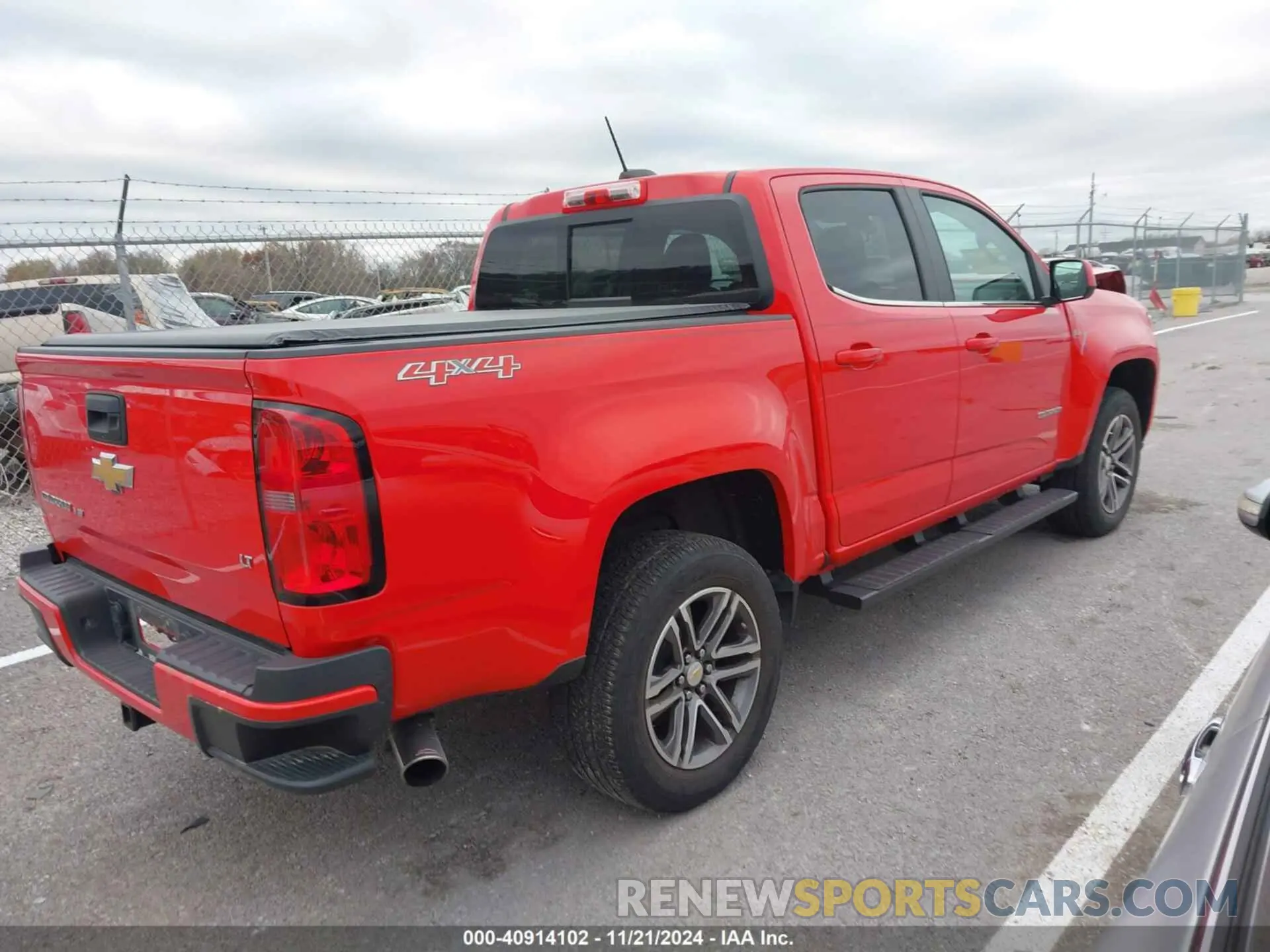 4 Photograph of a damaged car 1GCGTCEN6L1149328 CHEVROLET COLORADO 2020