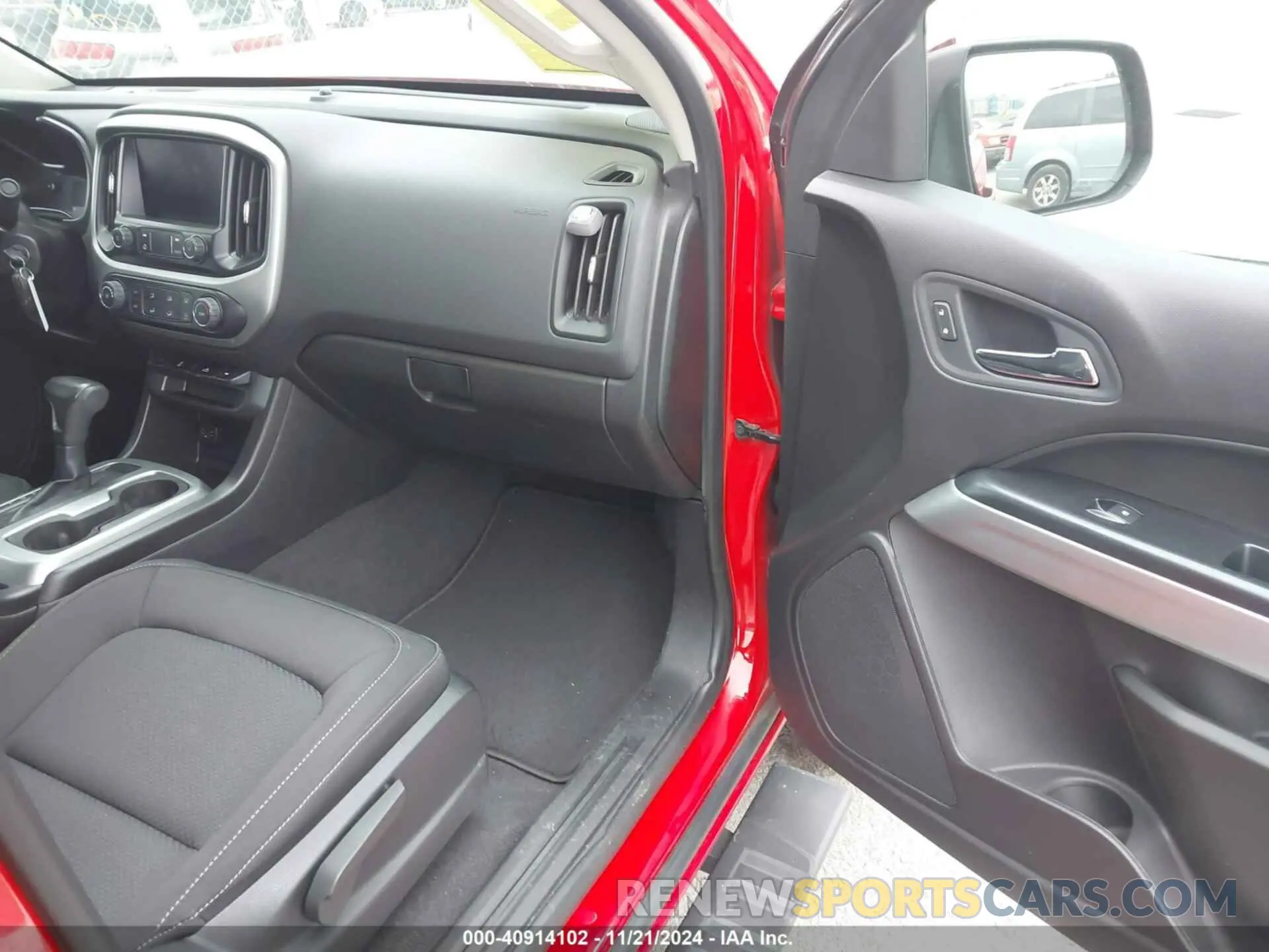 5 Photograph of a damaged car 1GCGTCEN6L1149328 CHEVROLET COLORADO 2020