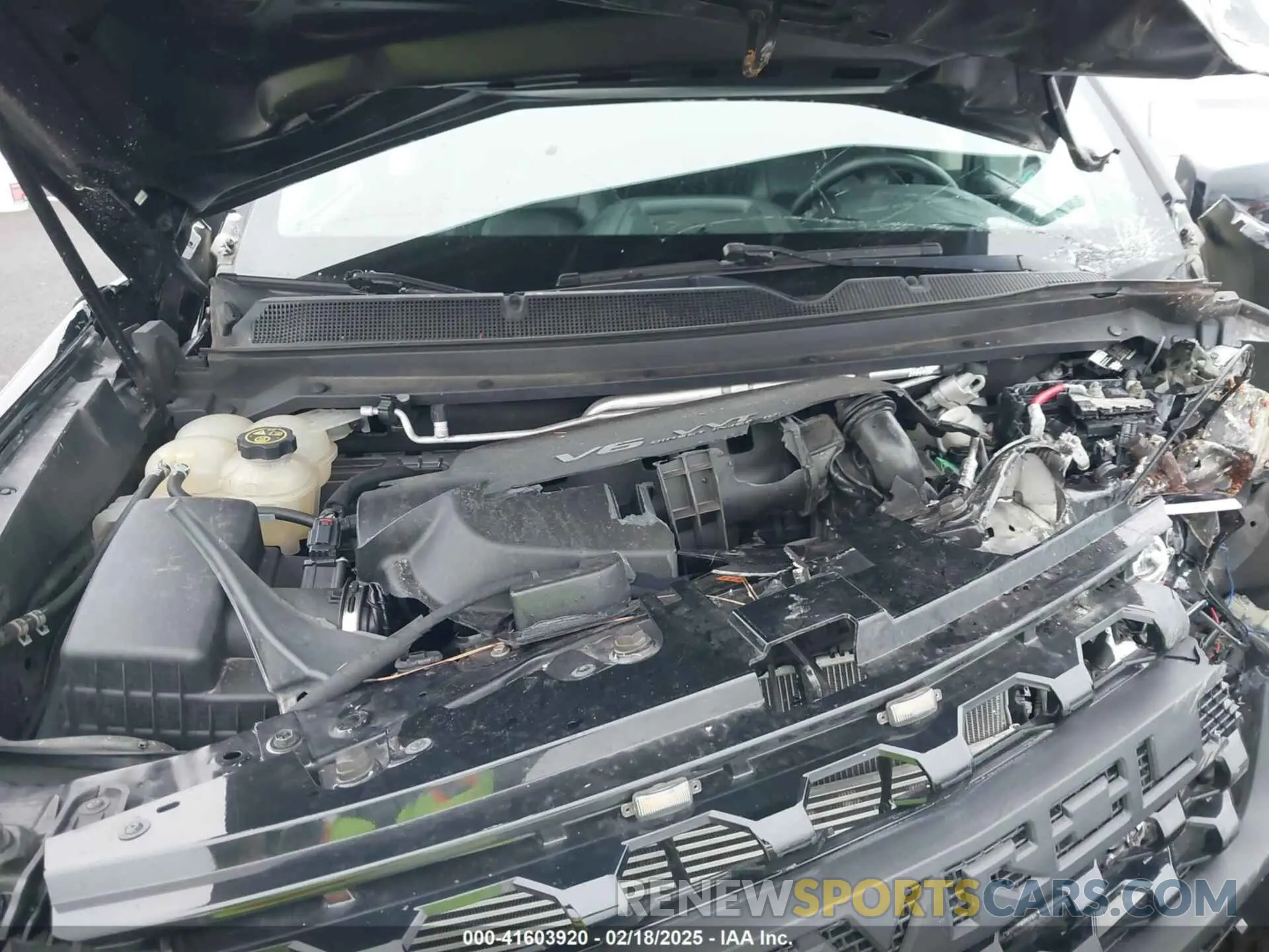 10 Photograph of a damaged car 1GCGTCEN6L1186041 CHEVROLET COLORADO 2020