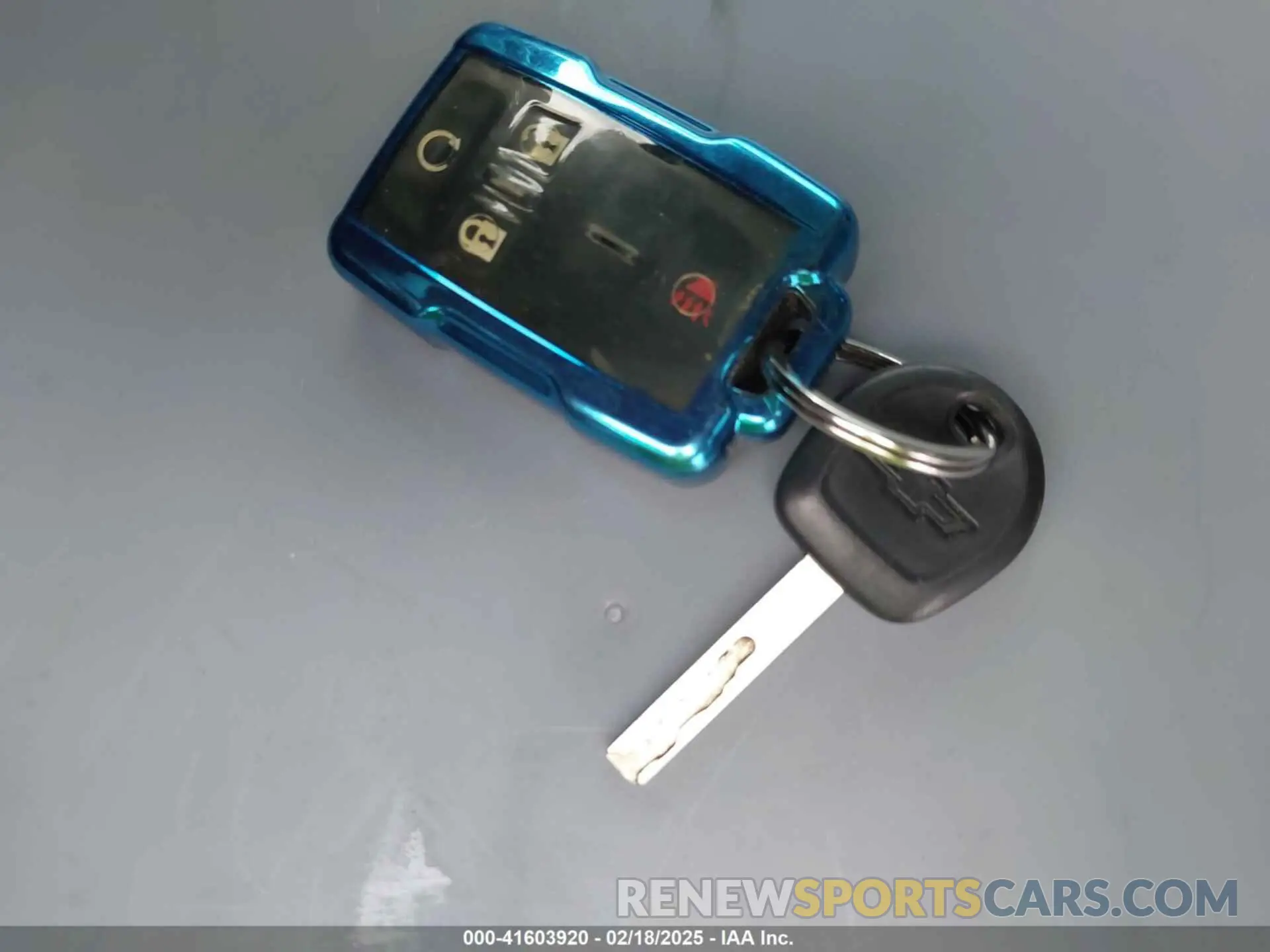 11 Photograph of a damaged car 1GCGTCEN6L1186041 CHEVROLET COLORADO 2020