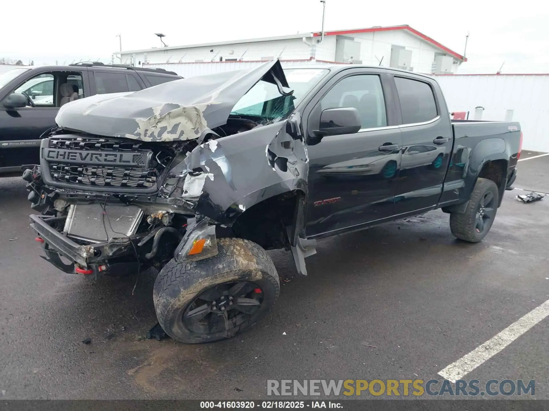 2 Photograph of a damaged car 1GCGTCEN6L1186041 CHEVROLET COLORADO 2020