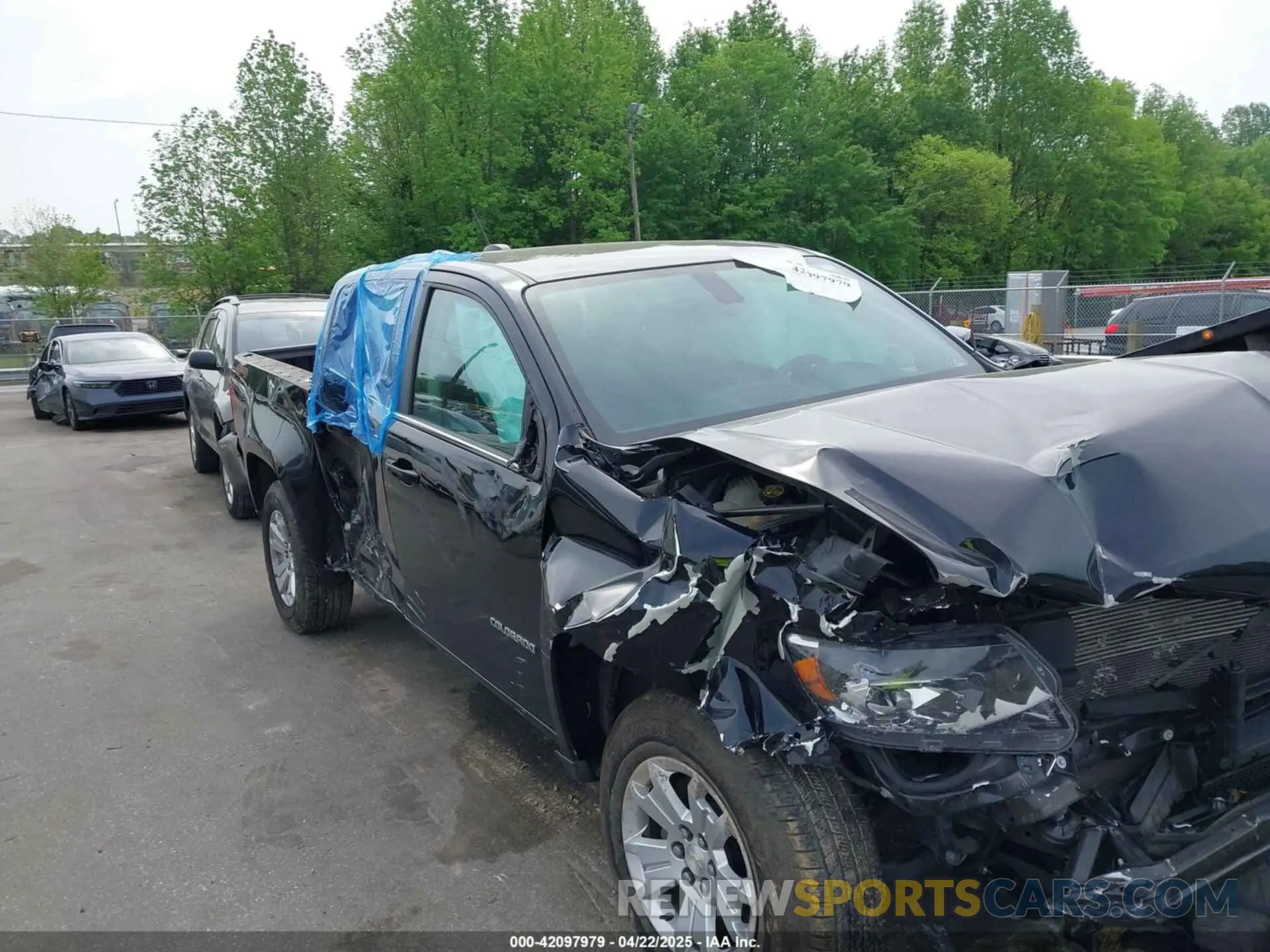 1 Photograph of a damaged car 1GCGTCEN6L1189568 CHEVROLET COLORADO 2020
