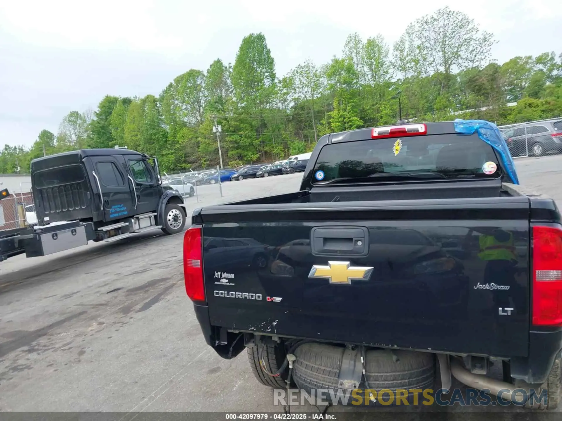16 Photograph of a damaged car 1GCGTCEN6L1189568 CHEVROLET COLORADO 2020