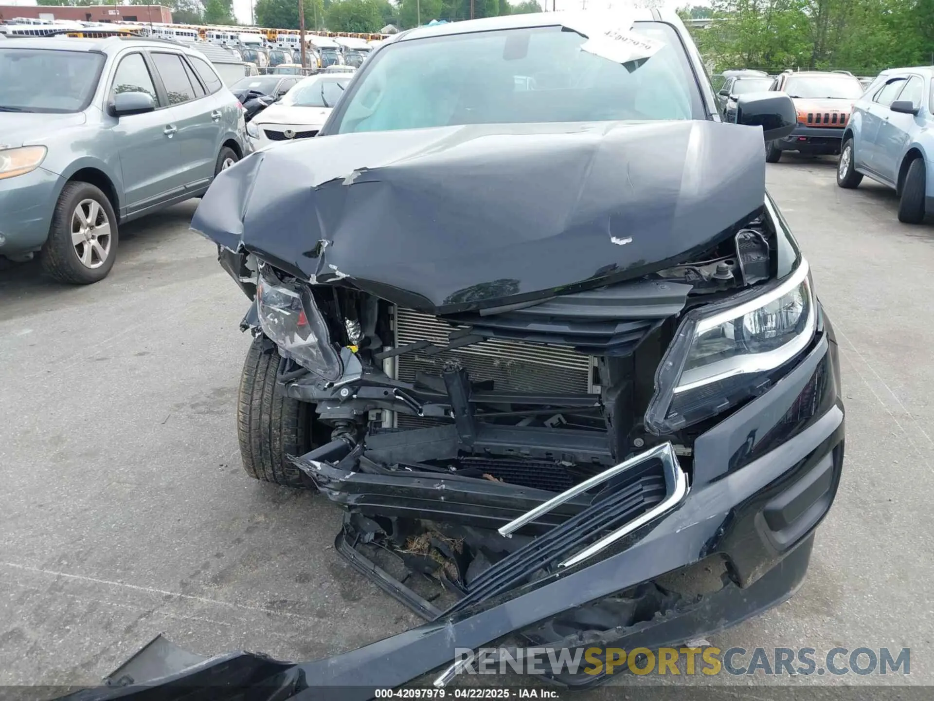 17 Photograph of a damaged car 1GCGTCEN6L1189568 CHEVROLET COLORADO 2020