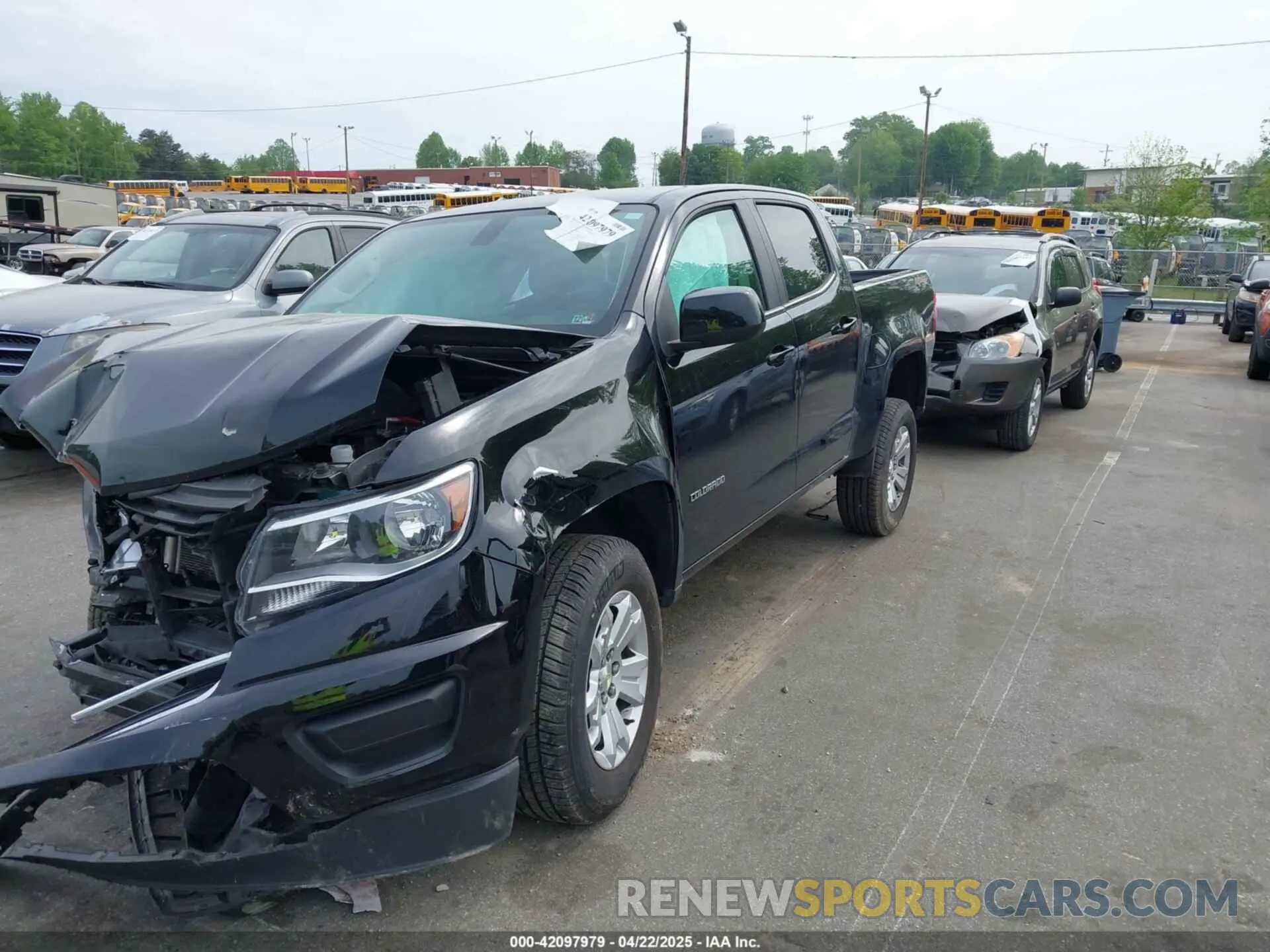 2 Photograph of a damaged car 1GCGTCEN6L1189568 CHEVROLET COLORADO 2020
