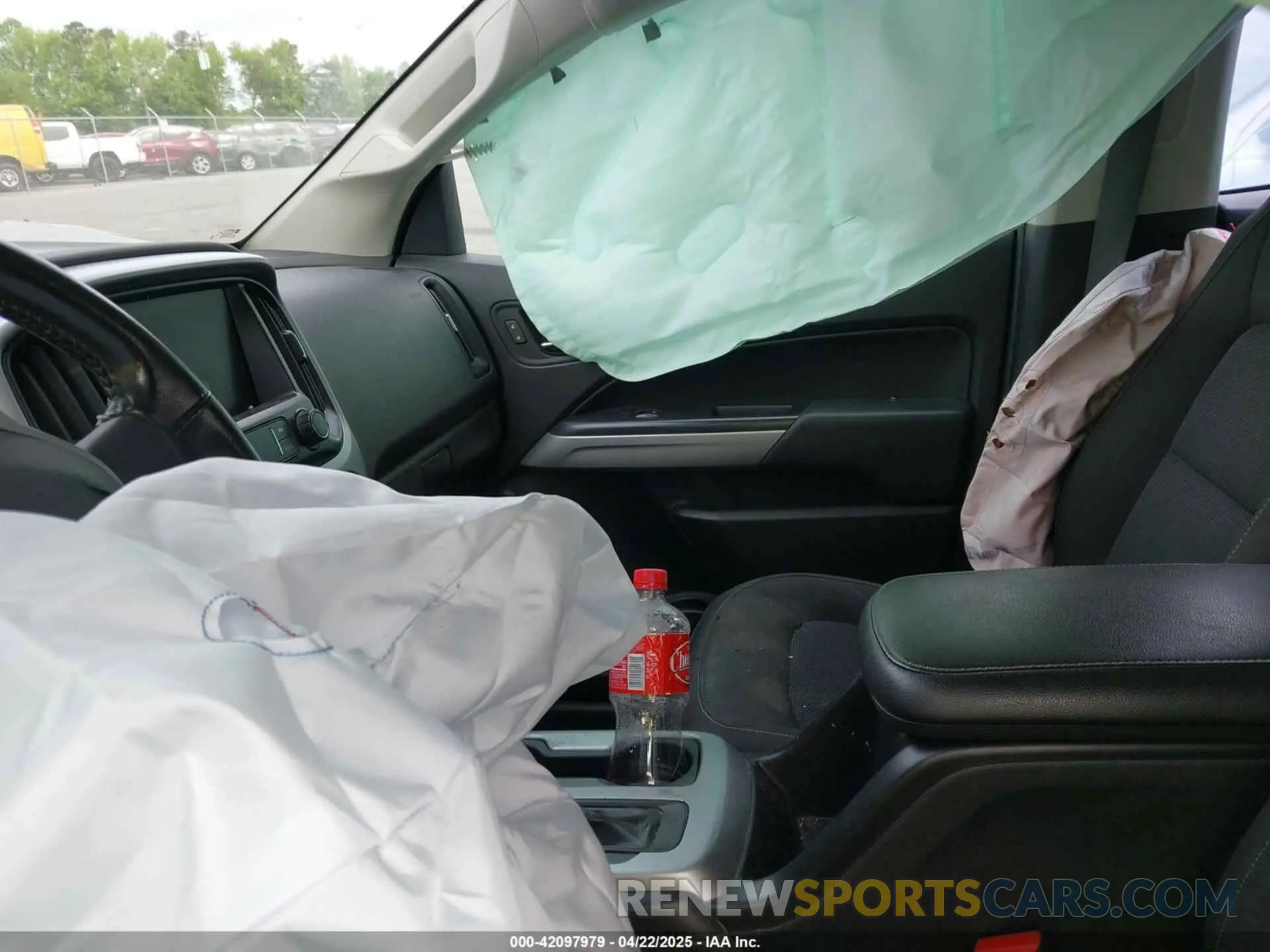 5 Photograph of a damaged car 1GCGTCEN6L1189568 CHEVROLET COLORADO 2020