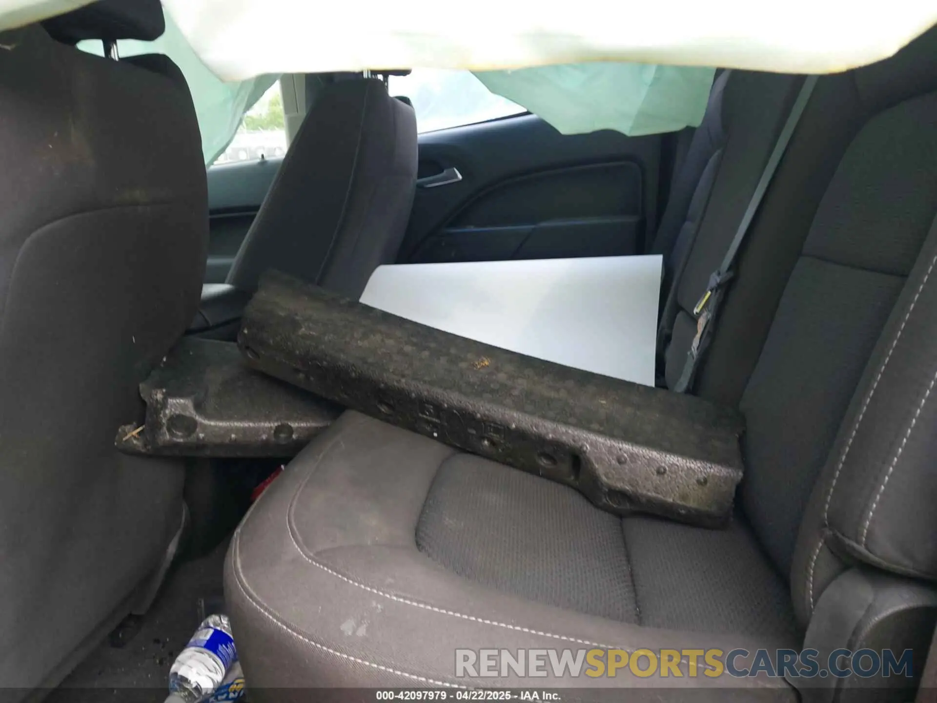 8 Photograph of a damaged car 1GCGTCEN6L1189568 CHEVROLET COLORADO 2020