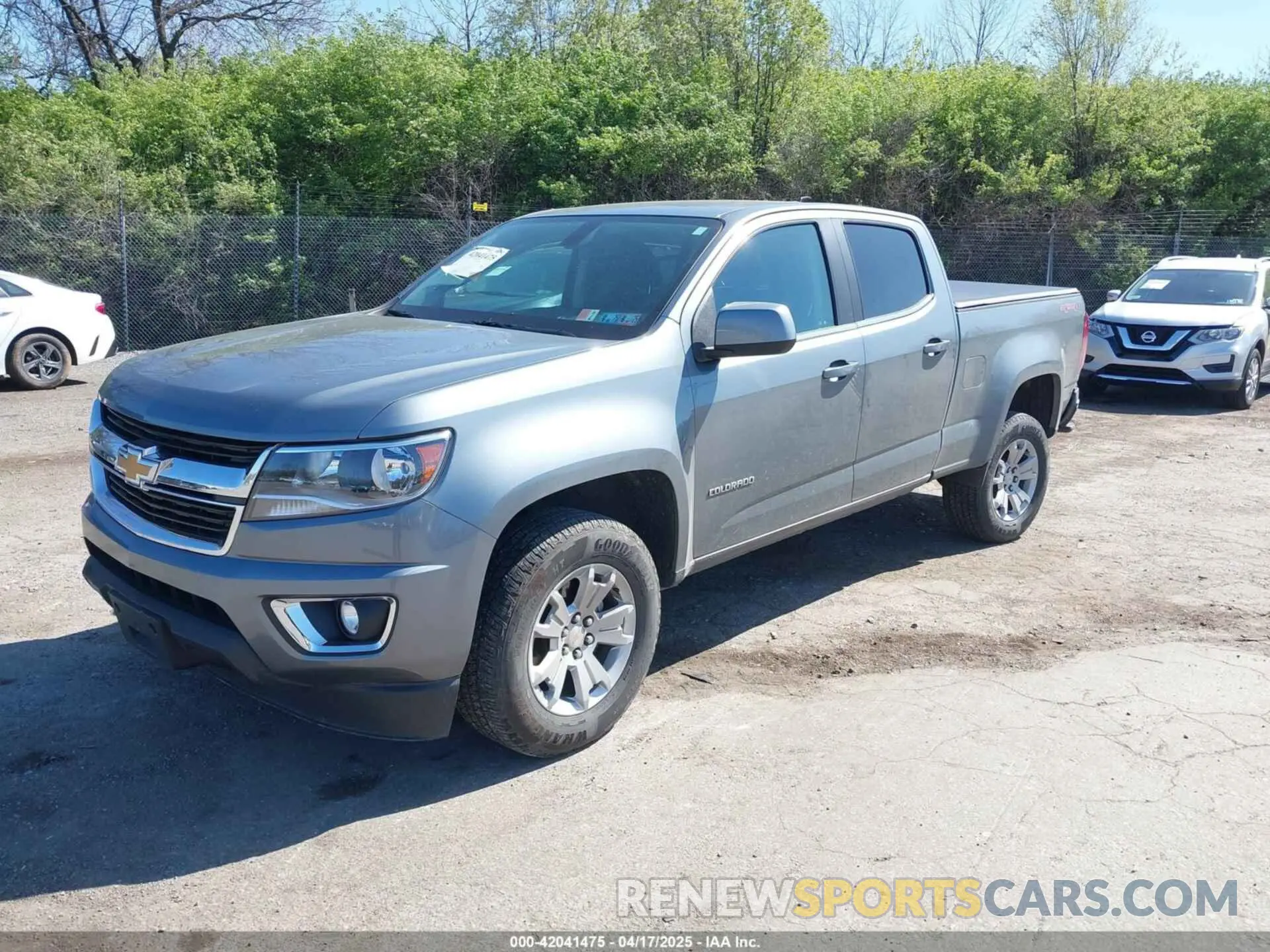 2 Photograph of a damaged car 1GCGTCEN7L1170611 CHEVROLET COLORADO 2020