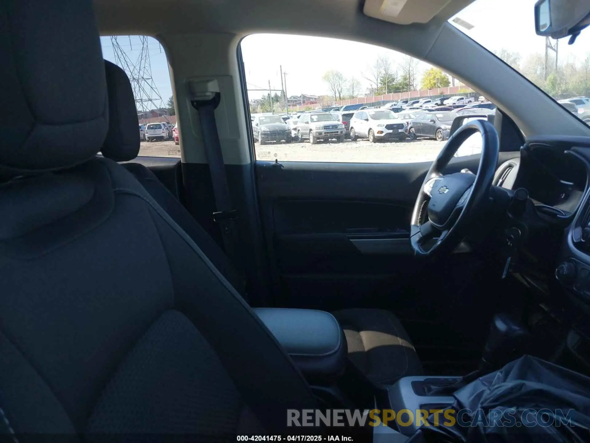 5 Photograph of a damaged car 1GCGTCEN7L1170611 CHEVROLET COLORADO 2020