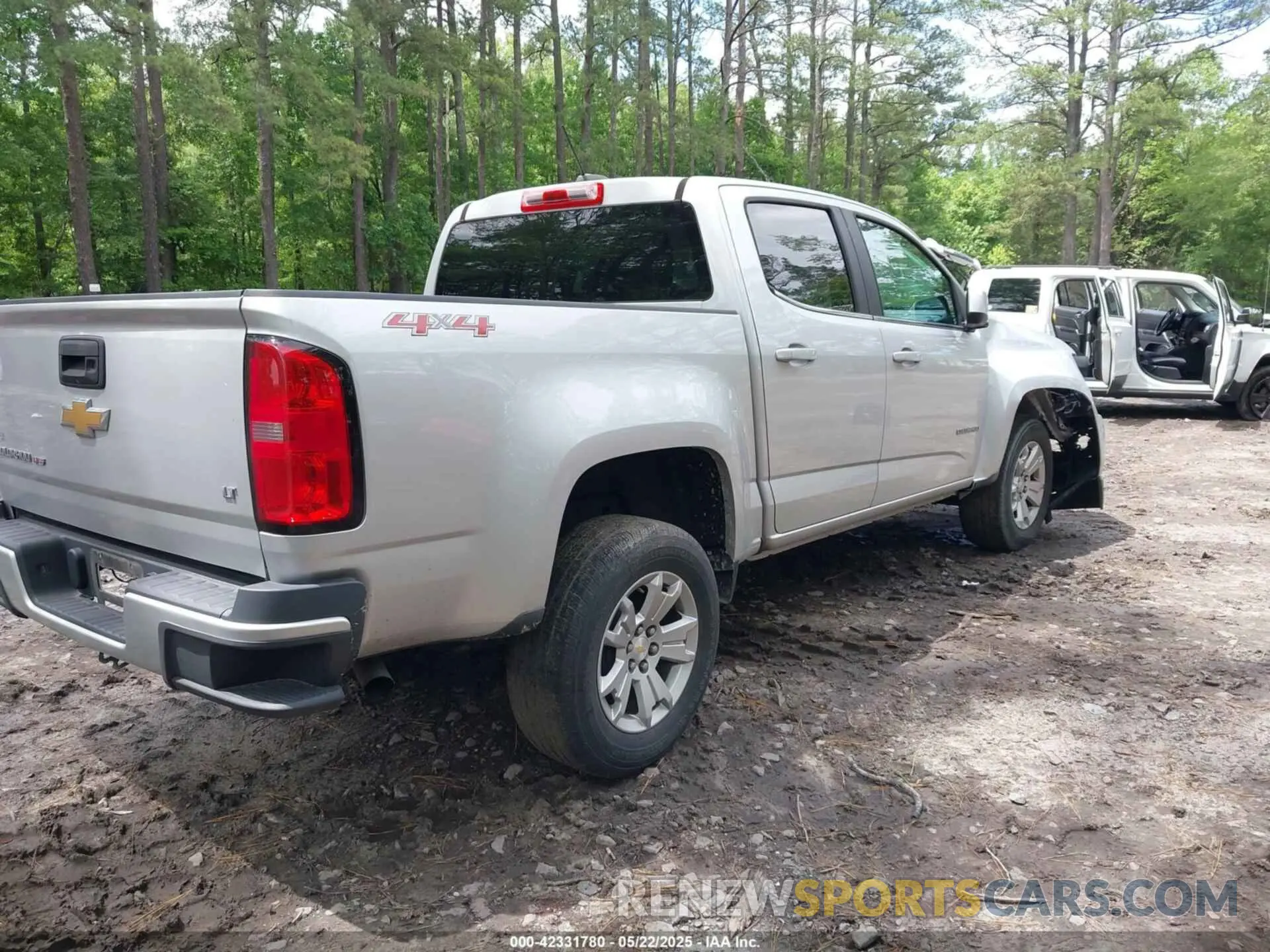 4 Photograph of a damaged car 1GCGTCENXL1126974 CHEVROLET COLORADO 2020