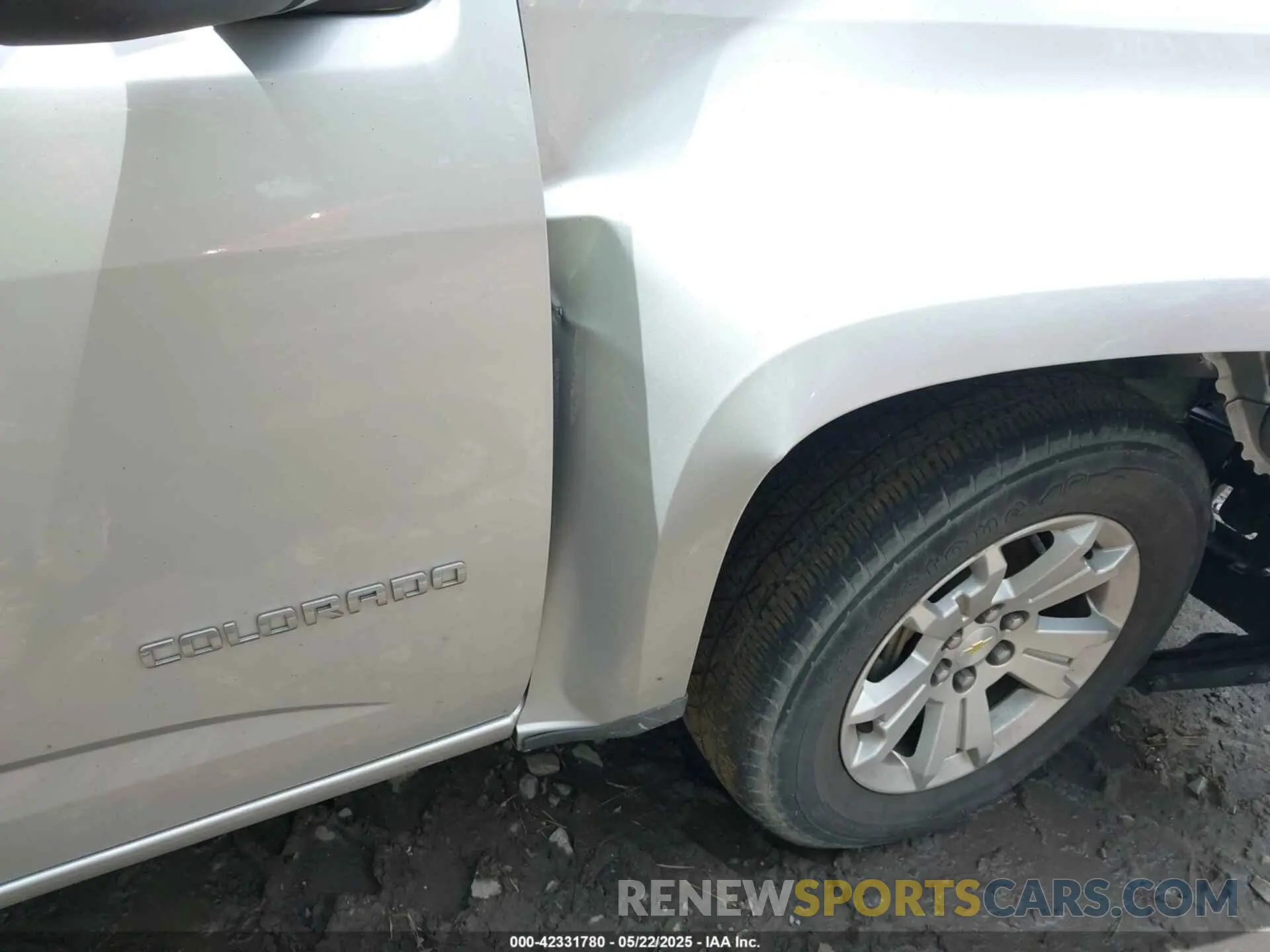 6 Photograph of a damaged car 1GCGTCENXL1126974 CHEVROLET COLORADO 2020