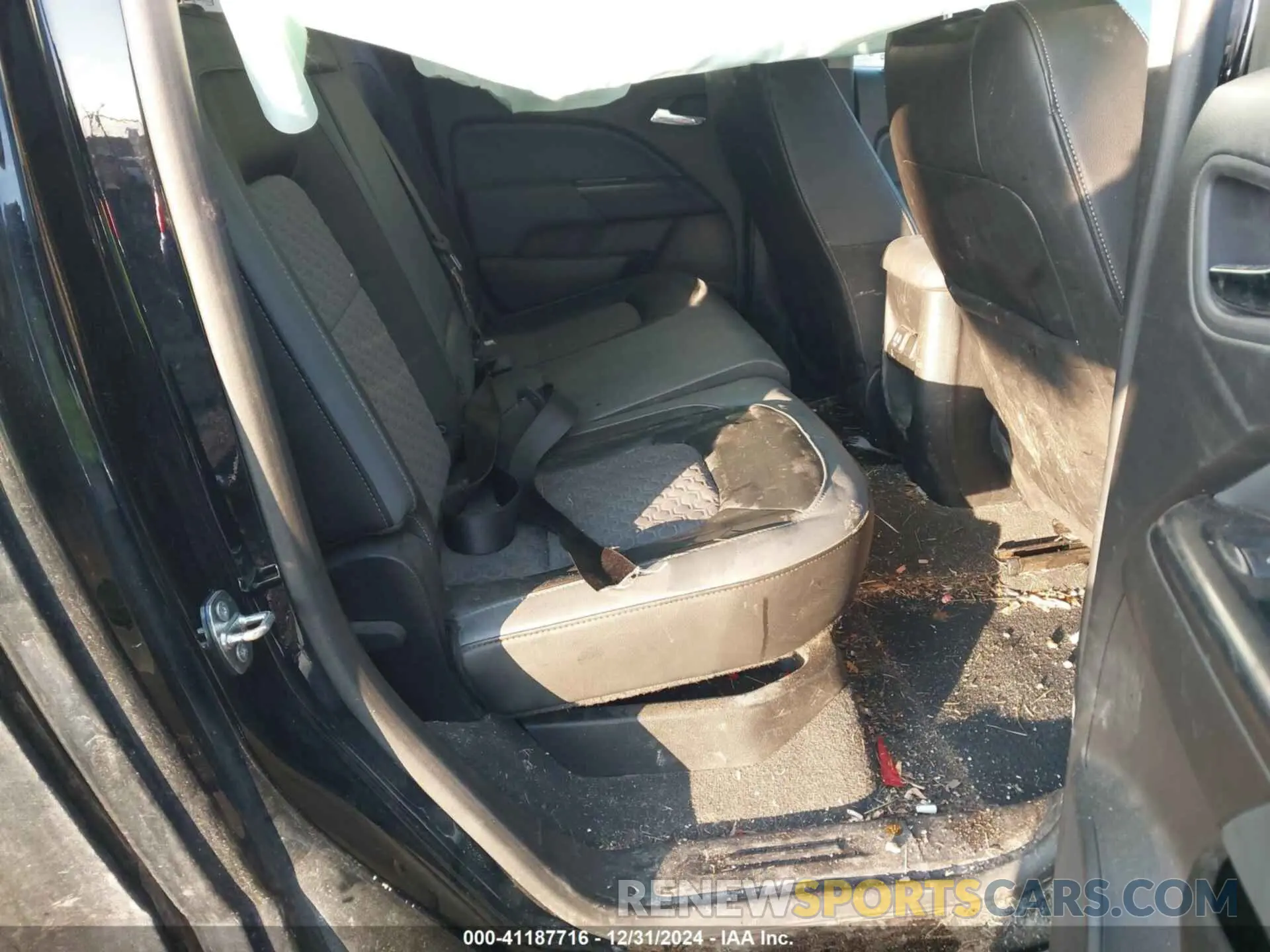 8 Photograph of a damaged car 1GCGTDEN0L1133549 CHEVROLET COLORADO 2020
