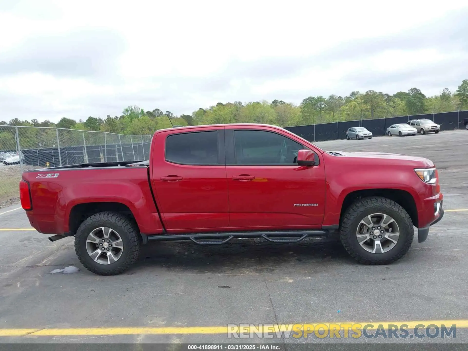 13 Photograph of a damaged car 1GCGTDEN3L1132444 CHEVROLET COLORADO 2020