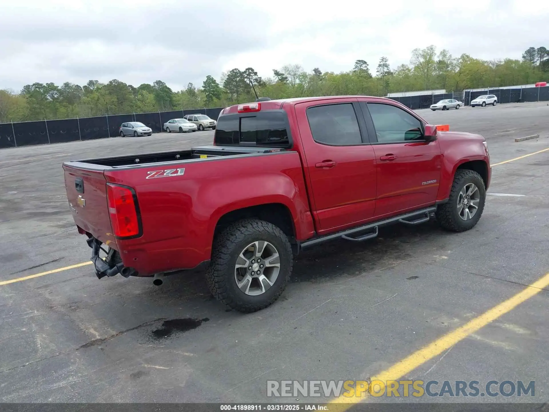 4 Photograph of a damaged car 1GCGTDEN3L1132444 CHEVROLET COLORADO 2020