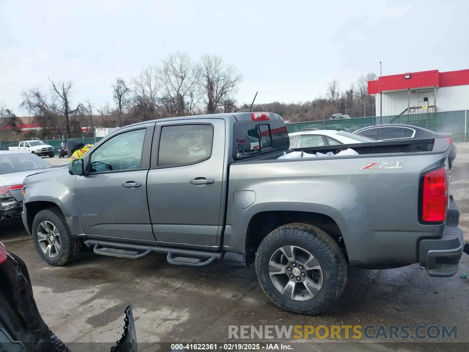 14 Photograph of a damaged car 1GCGTDEN3L1154721 CHEVROLET COLORADO 2020