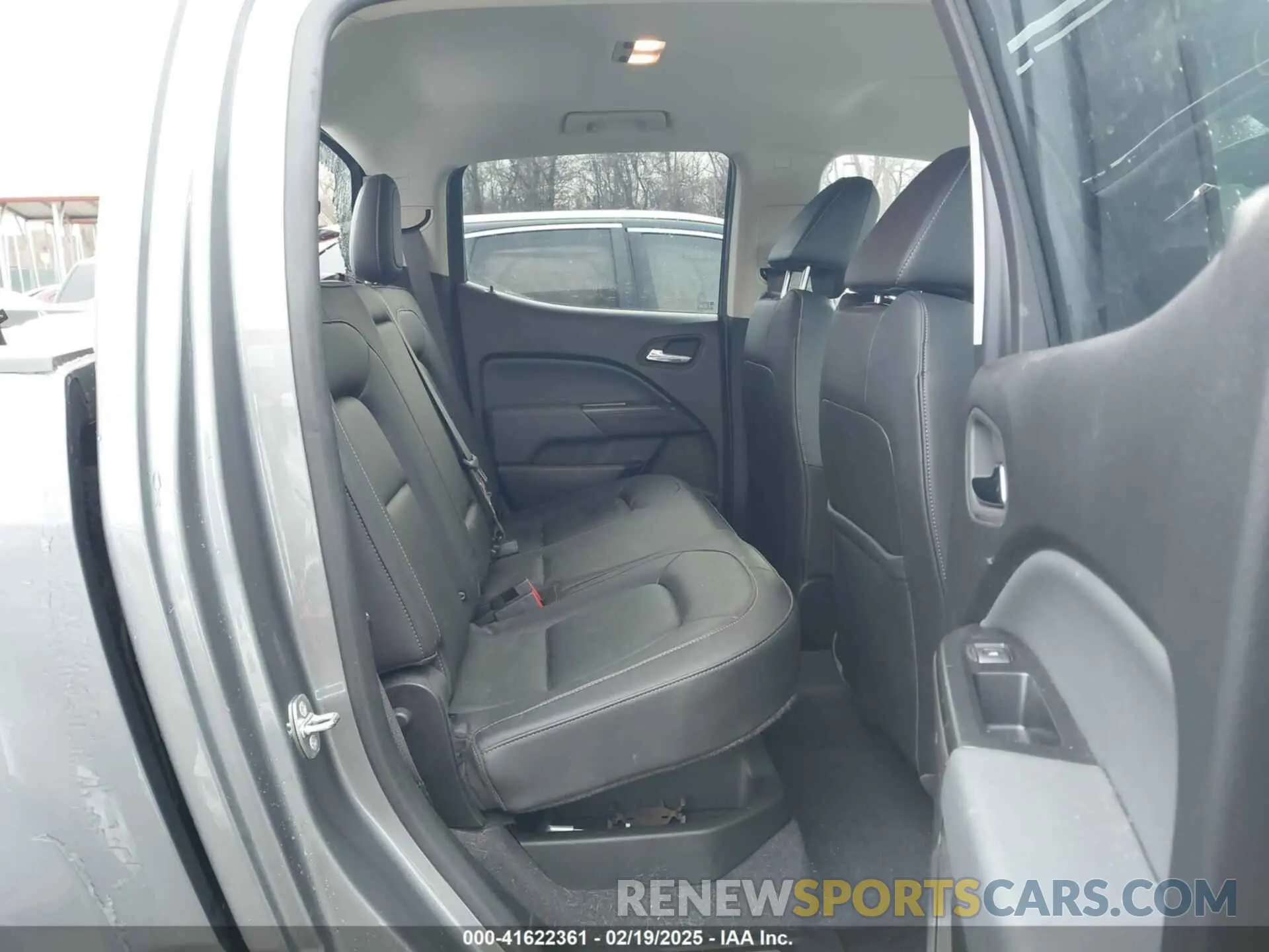 8 Photograph of a damaged car 1GCGTDEN3L1154721 CHEVROLET COLORADO 2020