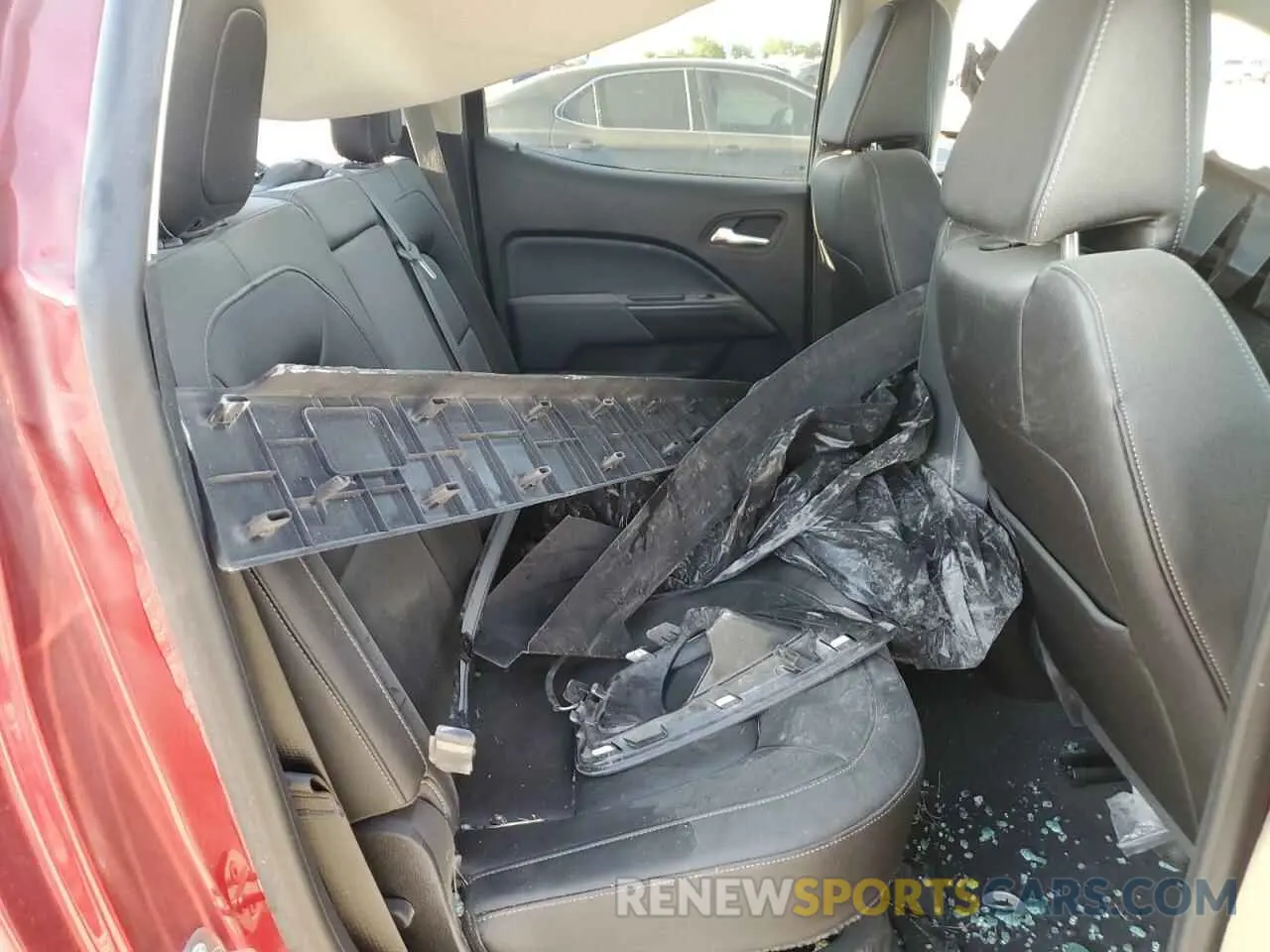 11 Photograph of a damaged car 1GCGTDEN3L1202170 CHEVROLET COLORADO 2020