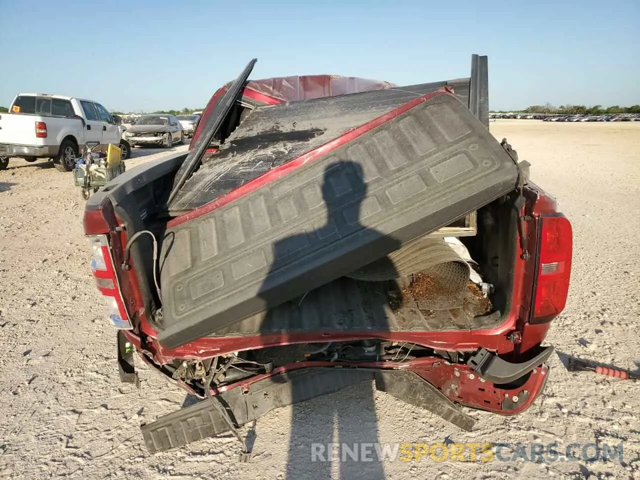 6 Photograph of a damaged car 1GCGTDEN3L1202170 CHEVROLET COLORADO 2020