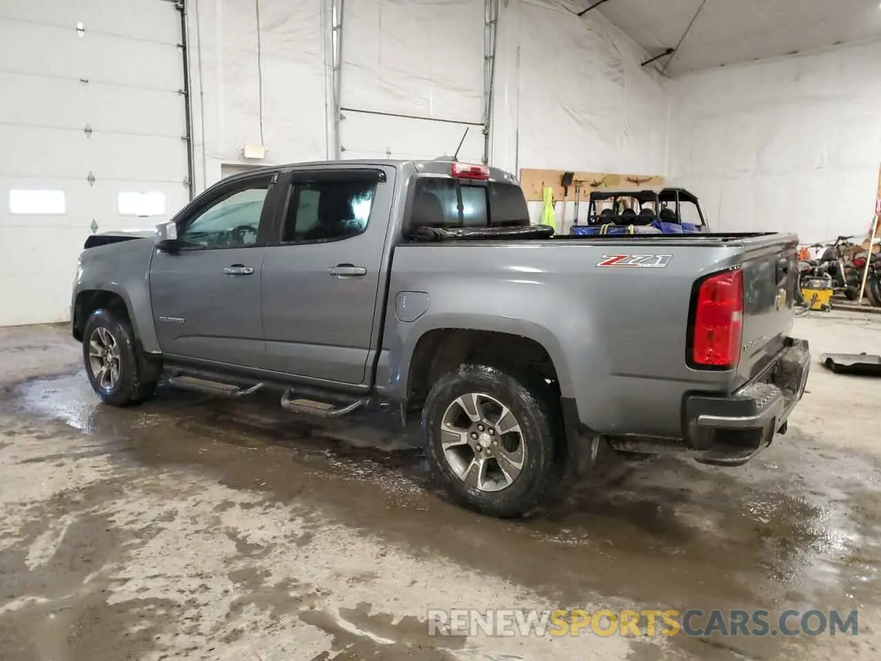 2 Photograph of a damaged car 1GCGTDEN6L1102371 CHEVROLET COLORADO 2020