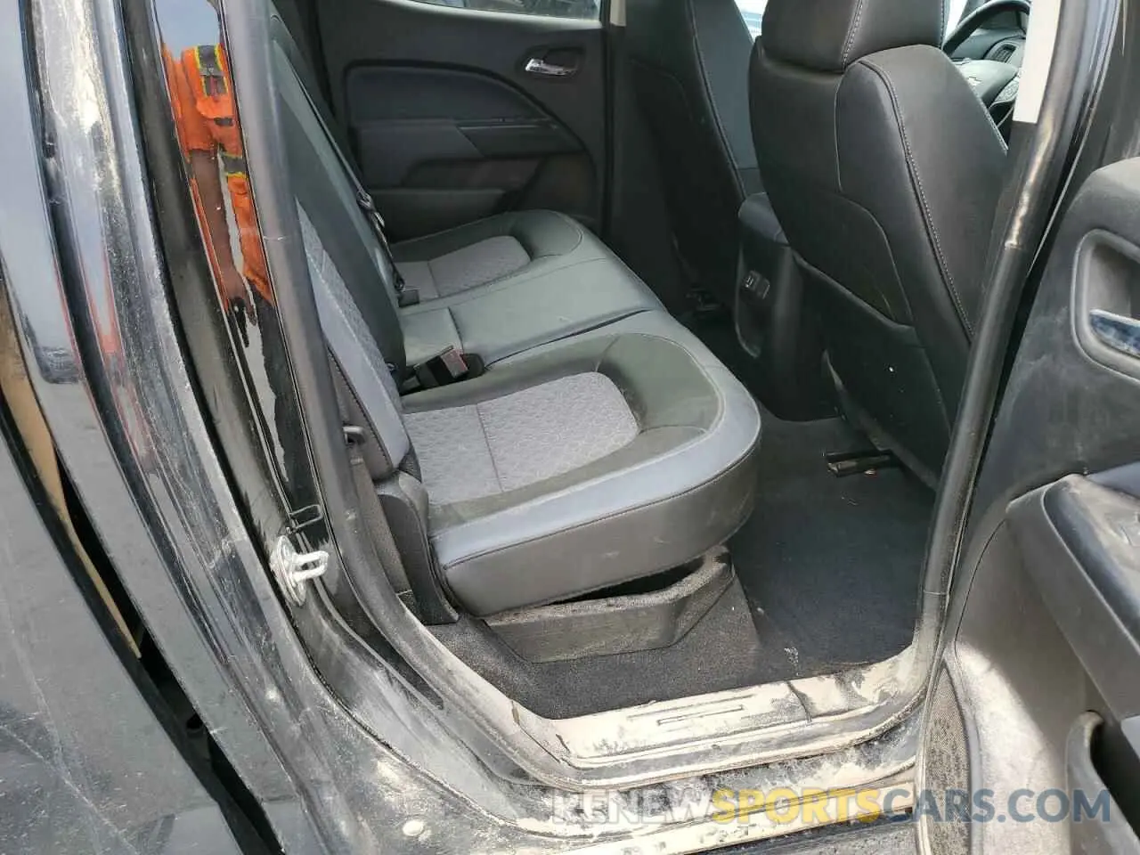 10 Photograph of a damaged car 1GCGTDEN6L1138531 CHEVROLET COLORADO 2020