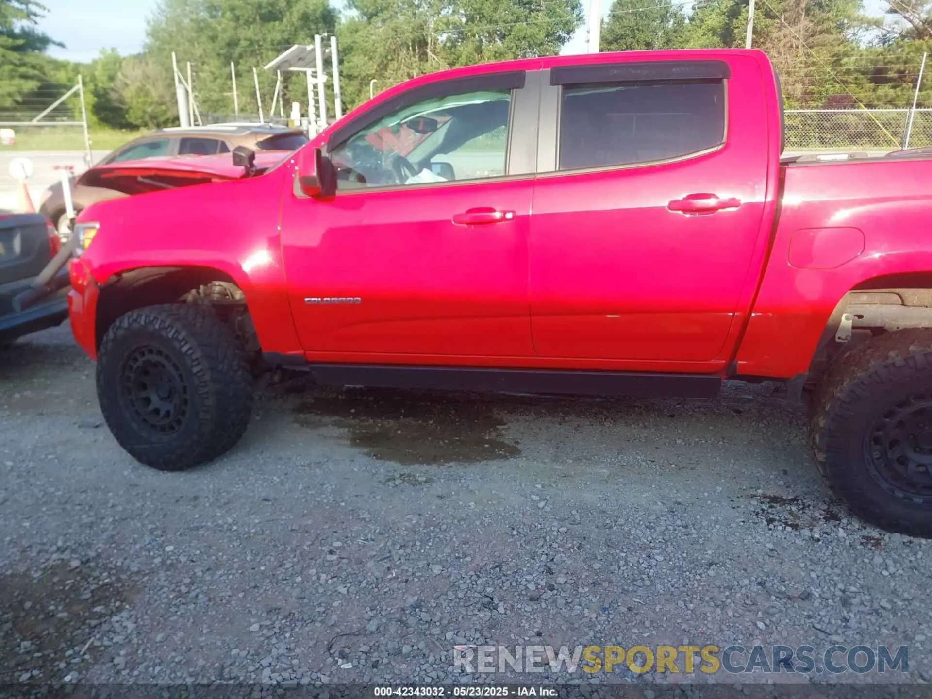 14 Photograph of a damaged car 1GCGTDEN6L1215253 CHEVROLET COLORADO 2020
