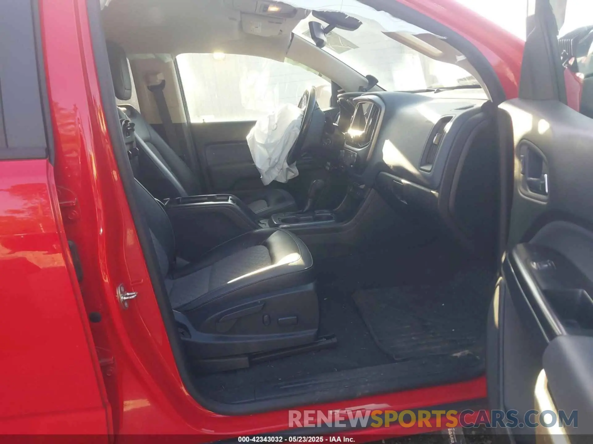 5 Photograph of a damaged car 1GCGTDEN6L1215253 CHEVROLET COLORADO 2020