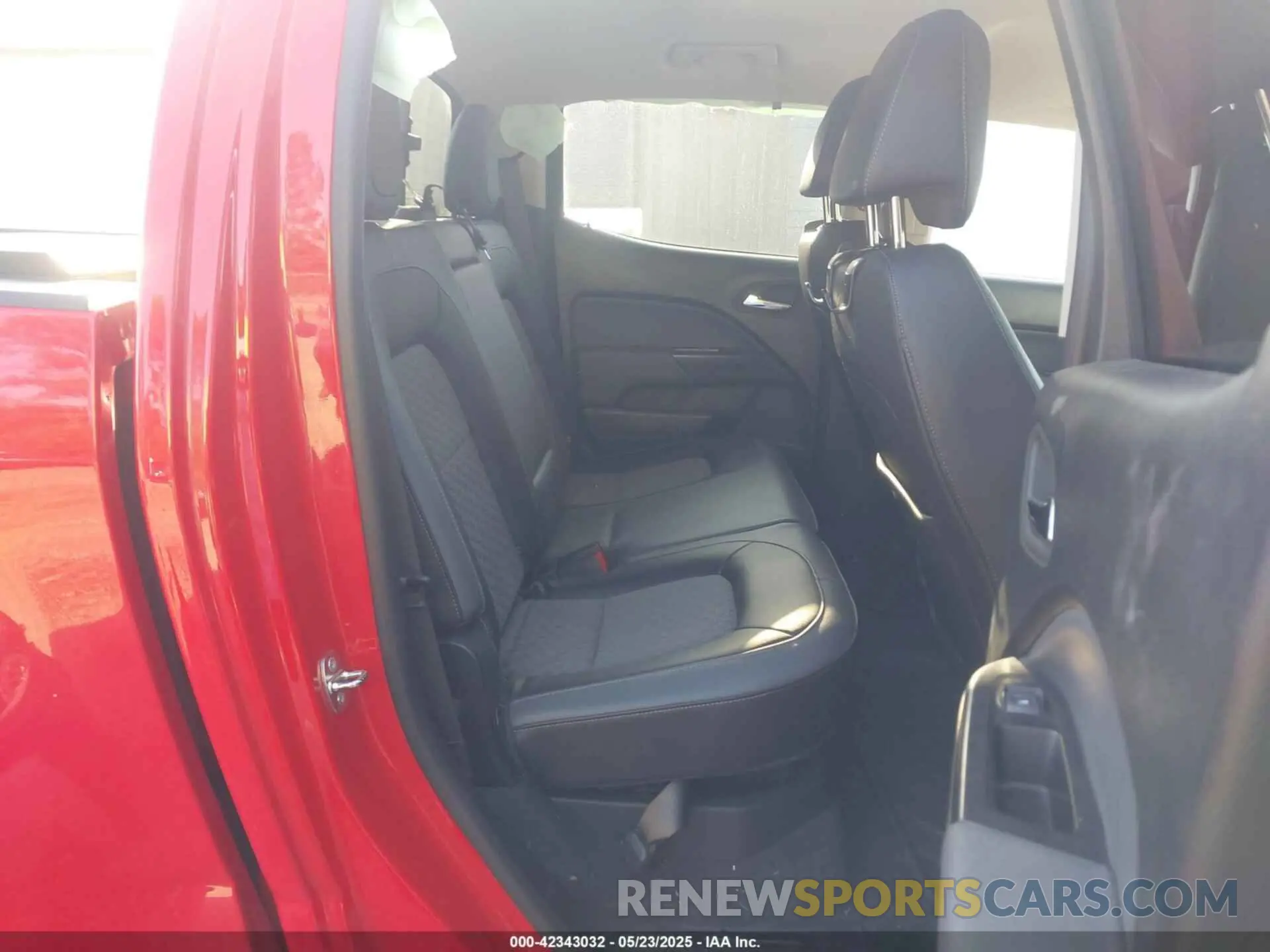 8 Photograph of a damaged car 1GCGTDEN6L1215253 CHEVROLET COLORADO 2020