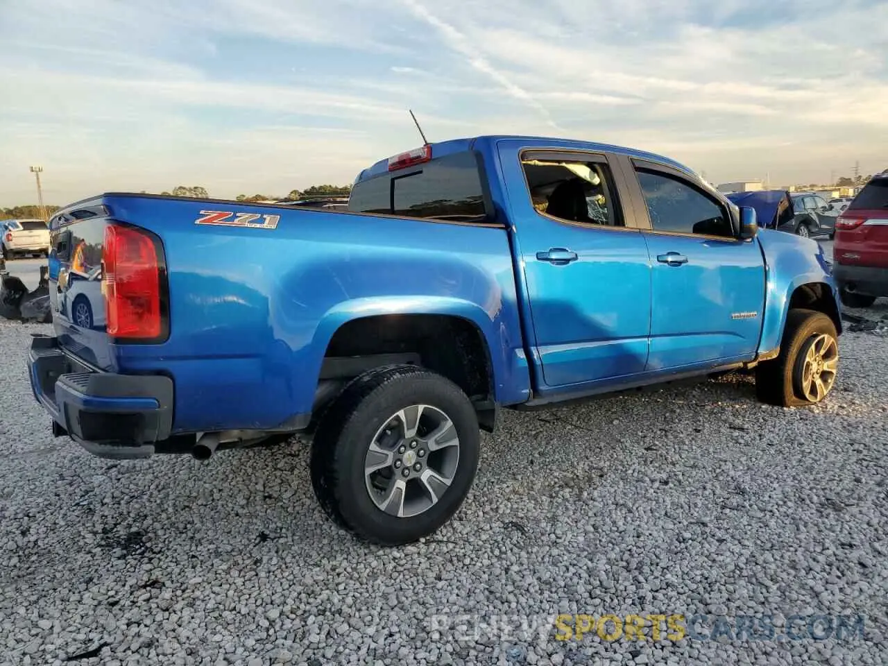 3 Photograph of a damaged car 1GCGTDEN8L1210023 CHEVROLET COLORADO 2020