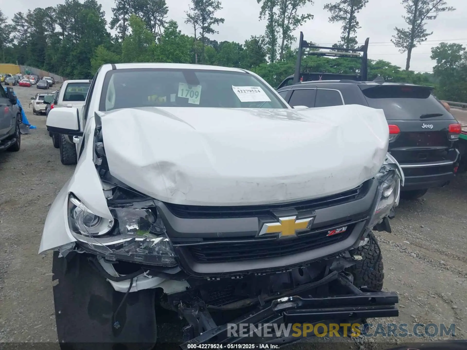 12 Photograph of a damaged car 1GCGTDEN8L1238033 CHEVROLET COLORADO 2020