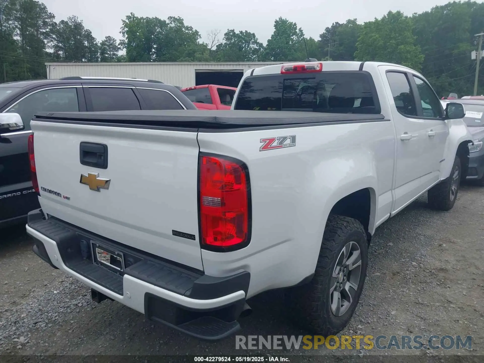 4 Photograph of a damaged car 1GCGTDEN8L1238033 CHEVROLET COLORADO 2020