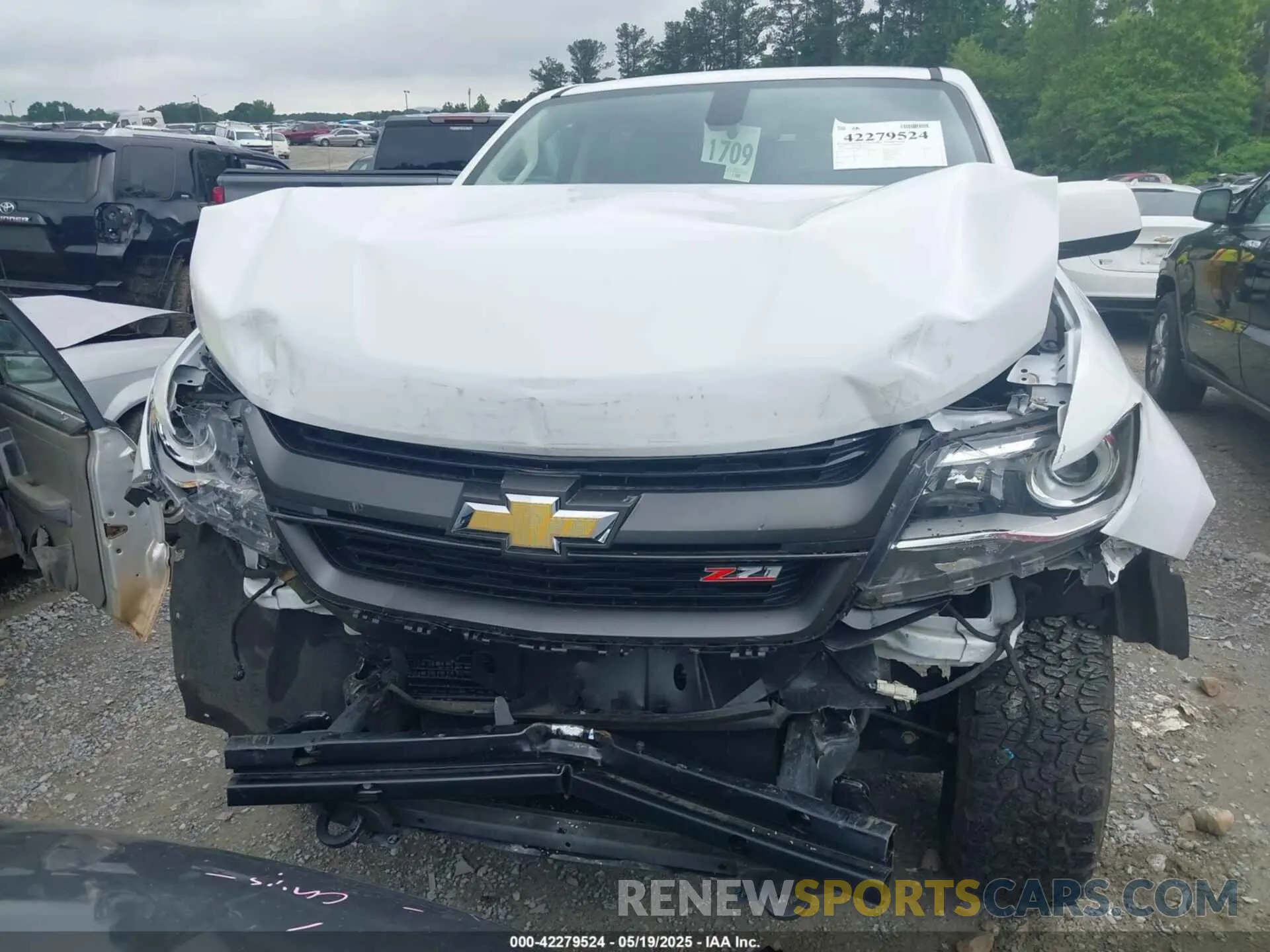 6 Photograph of a damaged car 1GCGTDEN8L1238033 CHEVROLET COLORADO 2020