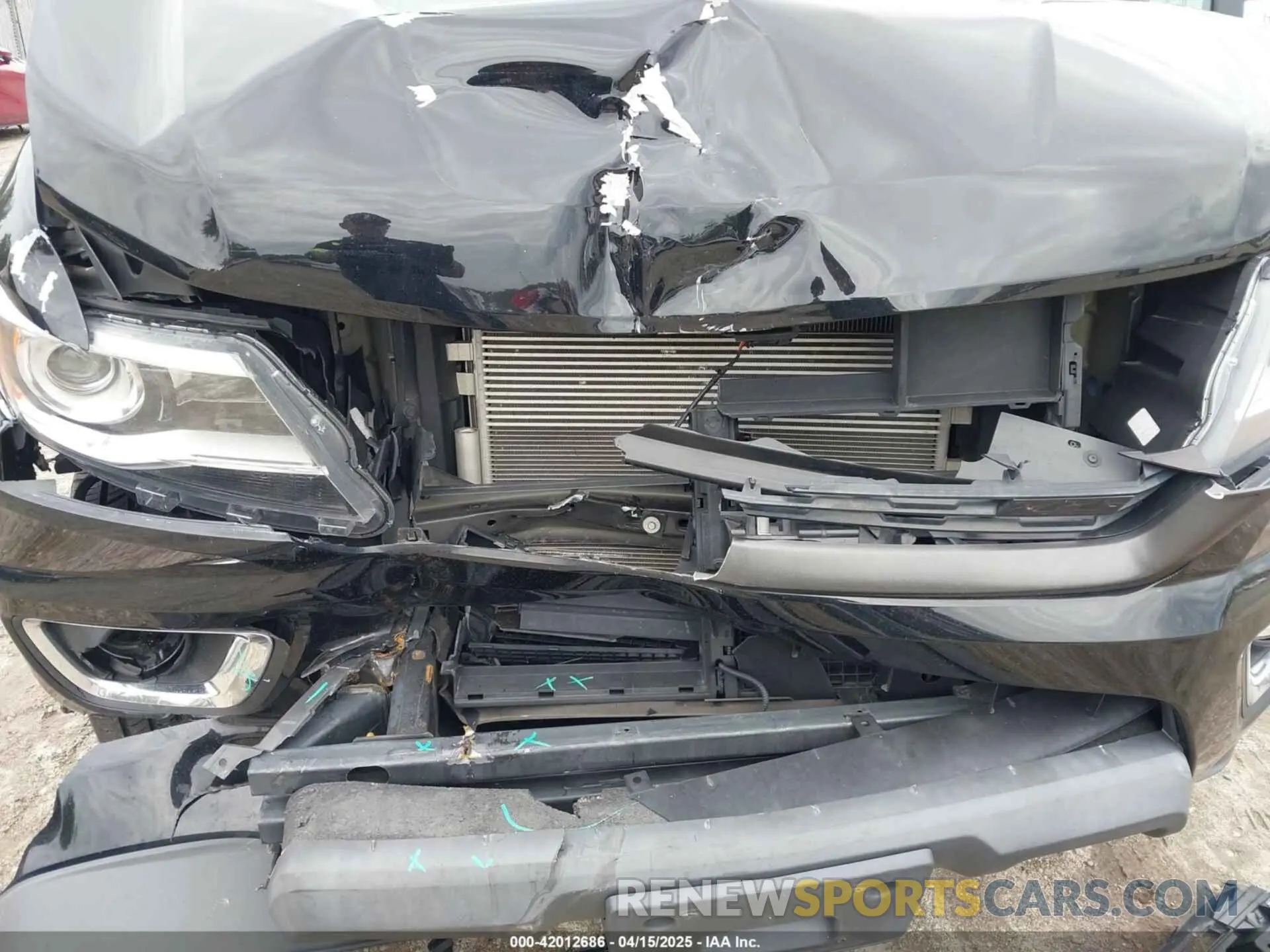 19 Photograph of a damaged car 1GCGTDEN9L1135767 CHEVROLET COLORADO 2020