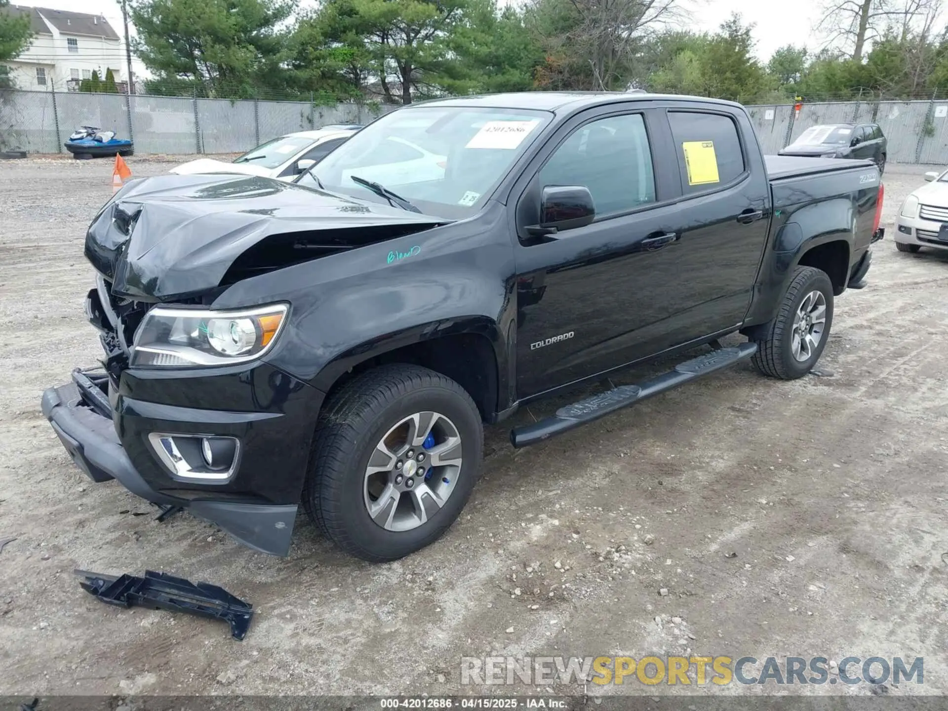 2 Photograph of a damaged car 1GCGTDEN9L1135767 CHEVROLET COLORADO 2020