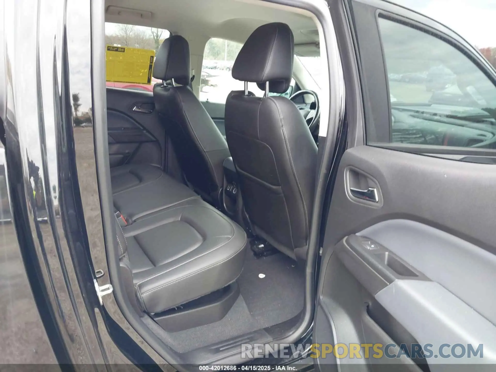 8 Photograph of a damaged car 1GCGTDEN9L1135767 CHEVROLET COLORADO 2020