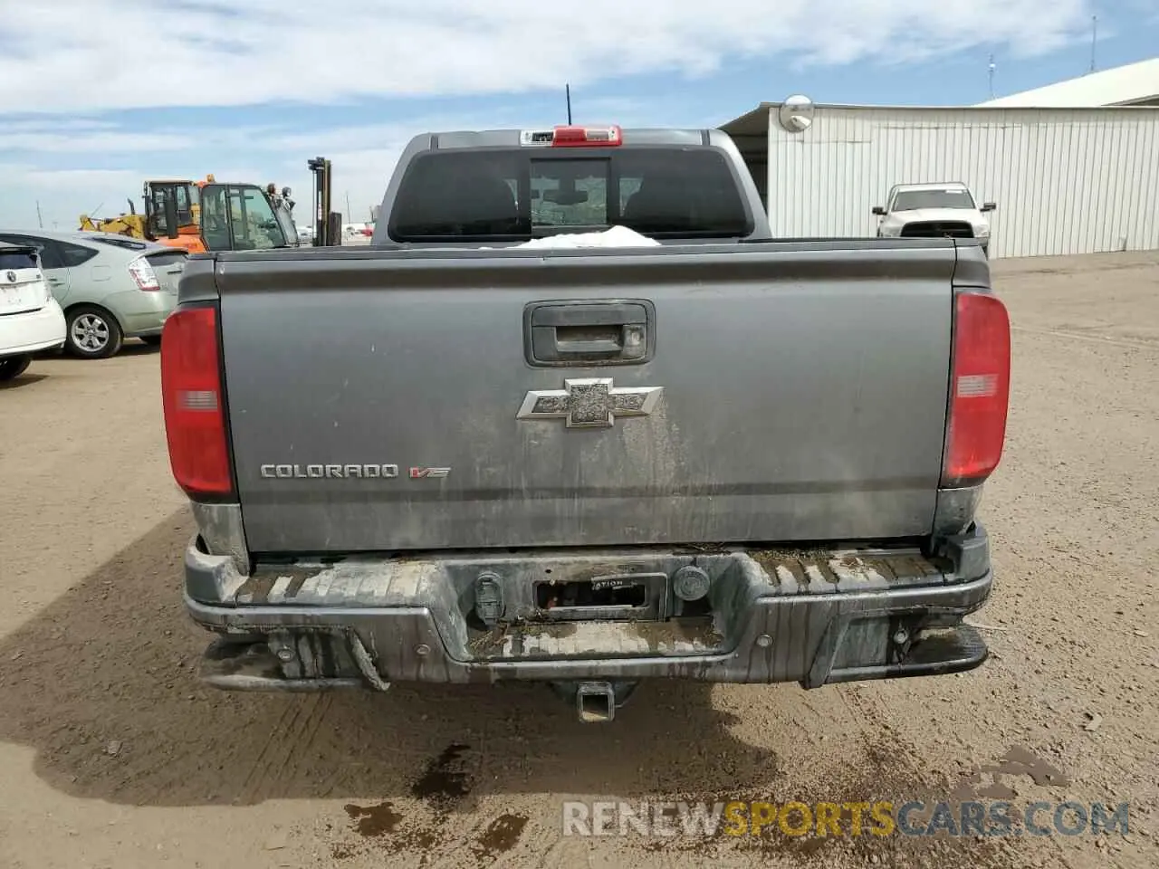 6 Photograph of a damaged car 1GCGTDENXL1245856 CHEVROLET COLORADO 2020