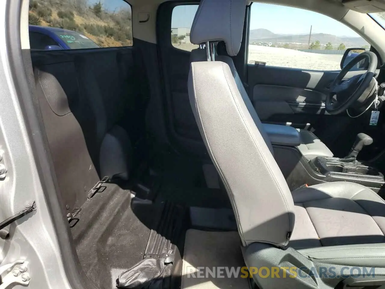 10 Photograph of a damaged car 1GCHSAEA7L1209383 CHEVROLET COLORADO 2020