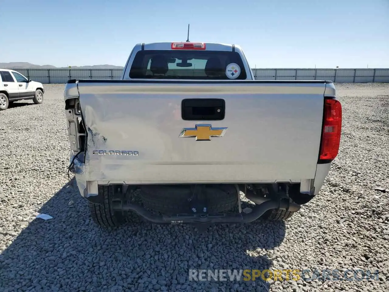 6 Photograph of a damaged car 1GCHSAEA7L1209383 CHEVROLET COLORADO 2020