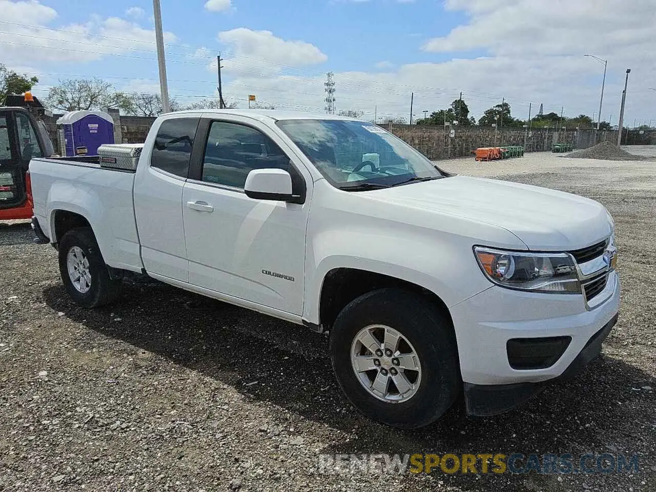 4 Photograph of a damaged car 1GCHSBEA1L1231675 CHEVROLET COLORADO 2020