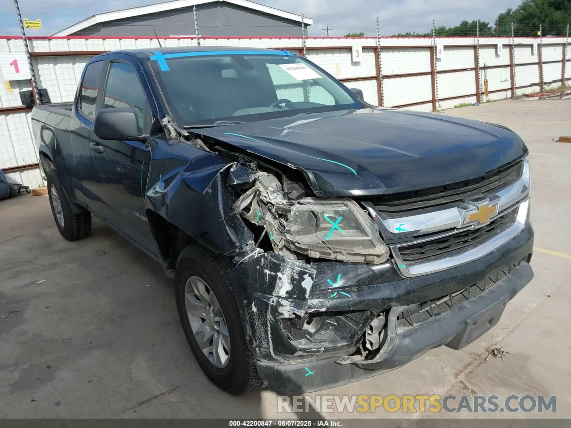 1 Photograph of a damaged car 1GCHSBEA2L1233743 CHEVROLET COLORADO 2020
