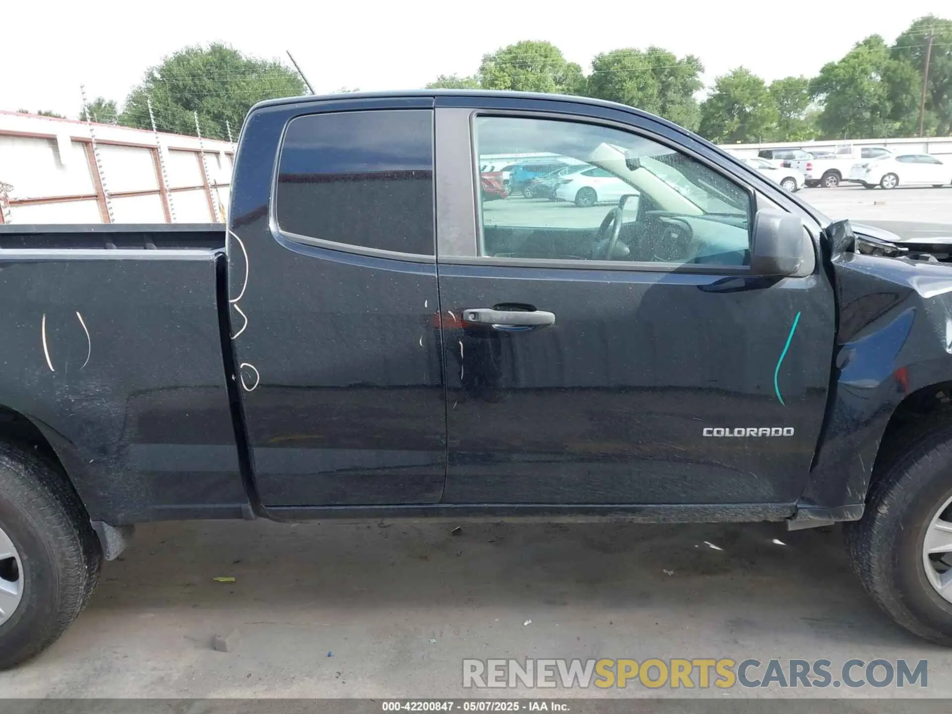 13 Photograph of a damaged car 1GCHSBEA2L1233743 CHEVROLET COLORADO 2020