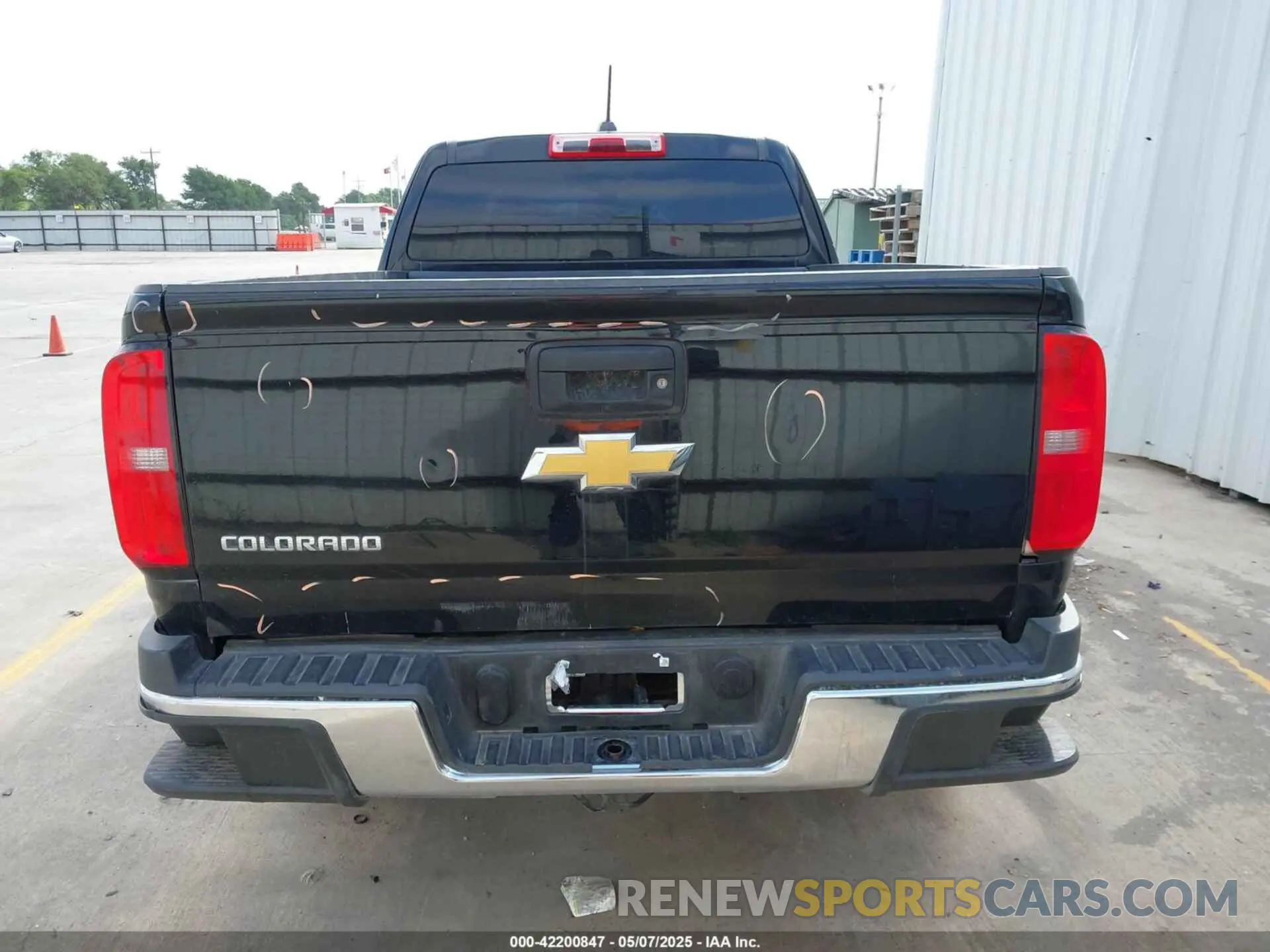 16 Photograph of a damaged car 1GCHSBEA2L1233743 CHEVROLET COLORADO 2020