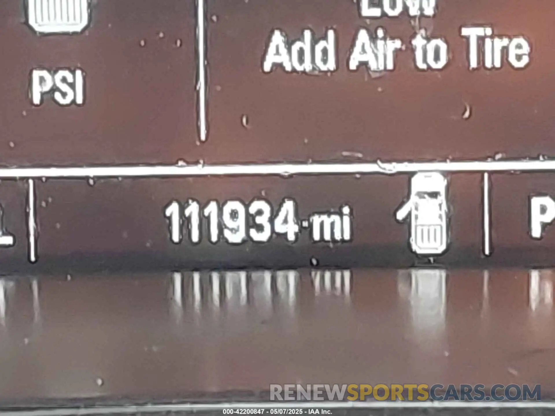 7 Photograph of a damaged car 1GCHSBEA2L1233743 CHEVROLET COLORADO 2020