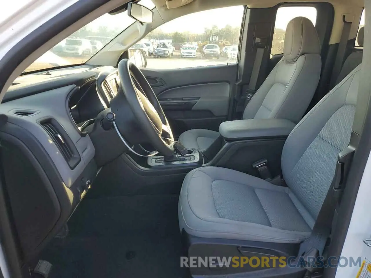 7 Photograph of a damaged car 1GCHSBEA2L1237906 CHEVROLET COLORADO 2020