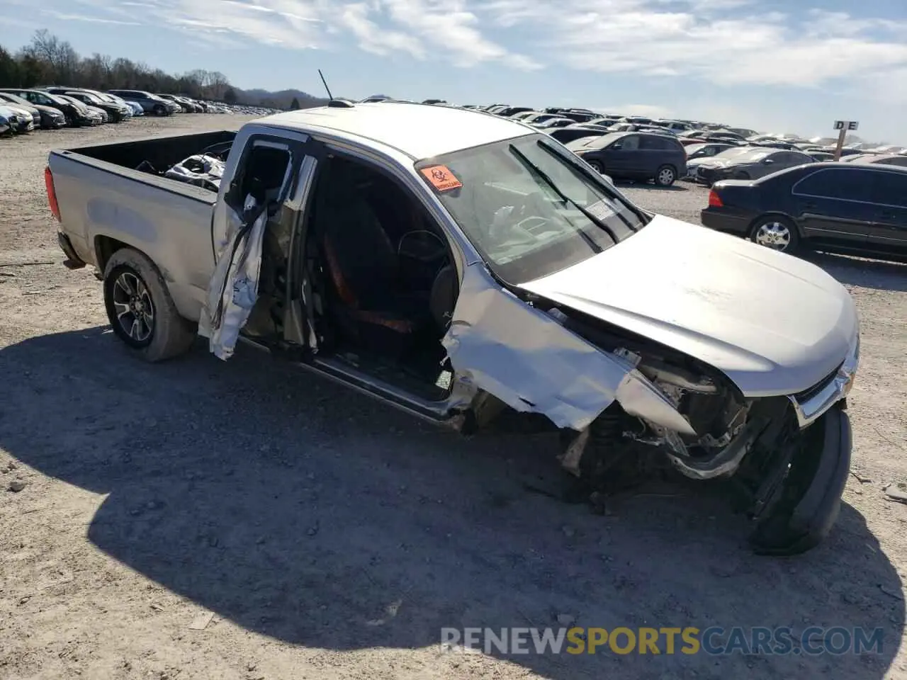 4 Photograph of a damaged car 1GCHSBEA3L1202386 CHEVROLET COLORADO 2020