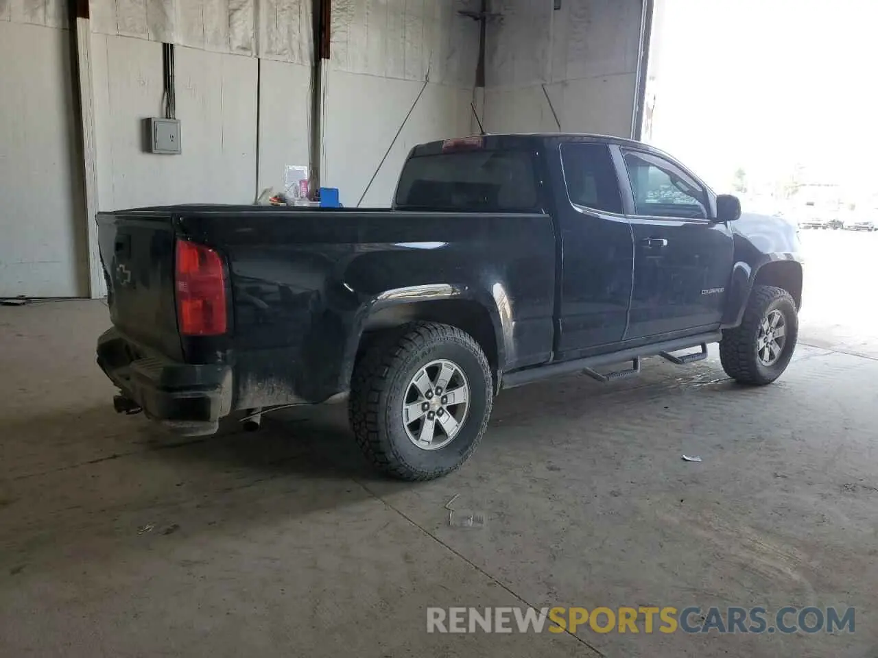 3 Photograph of a damaged car 1GCHSBEA3L1241009 CHEVROLET COLORADO 2020