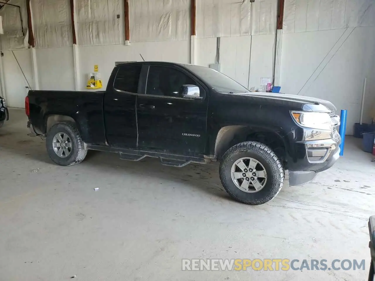 4 Photograph of a damaged car 1GCHSBEA3L1241009 CHEVROLET COLORADO 2020